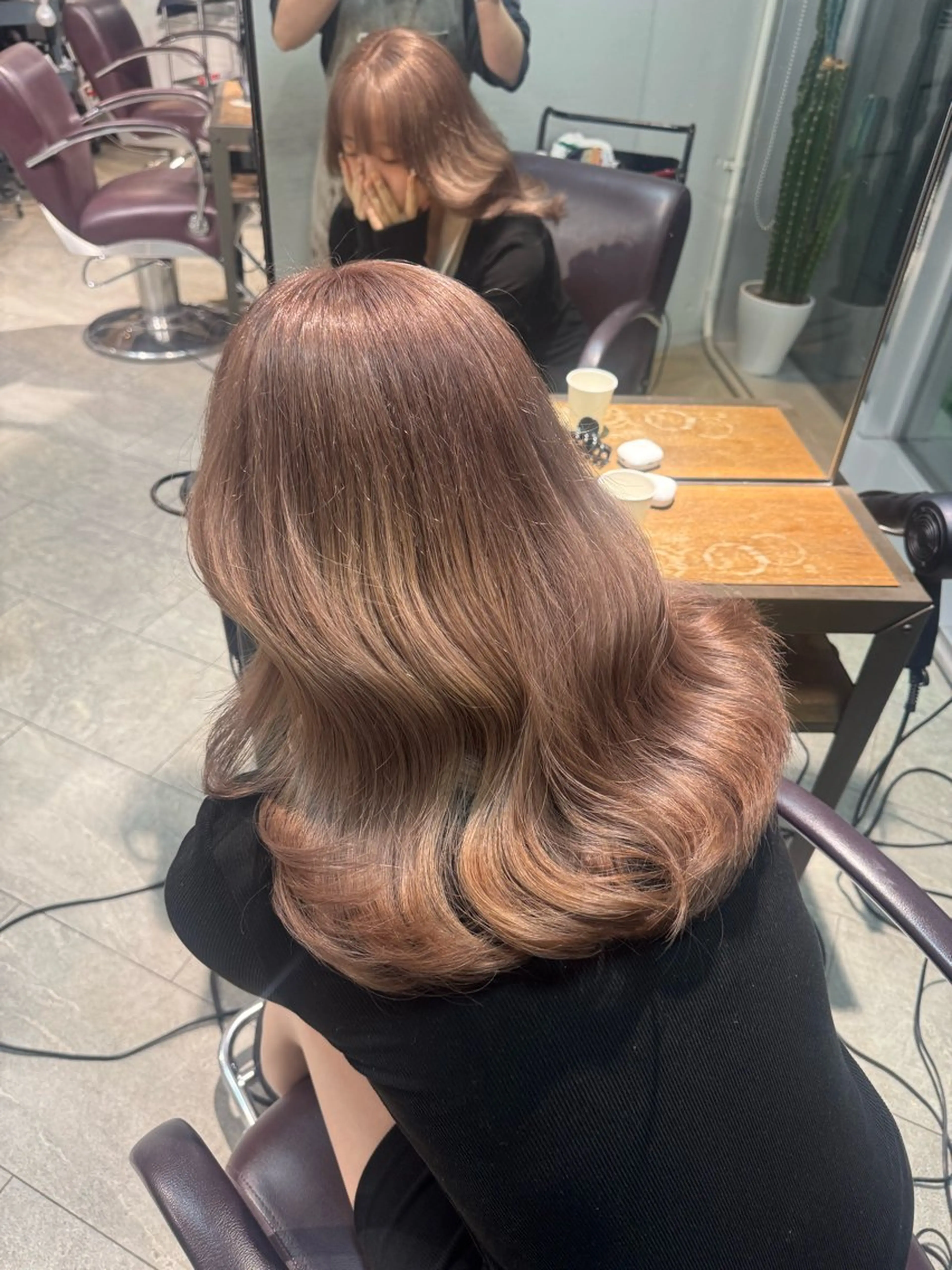 ロング カラー ヘアカラー 🩵ྀིハイトーン みほ🎀🫐のヘアスタイル