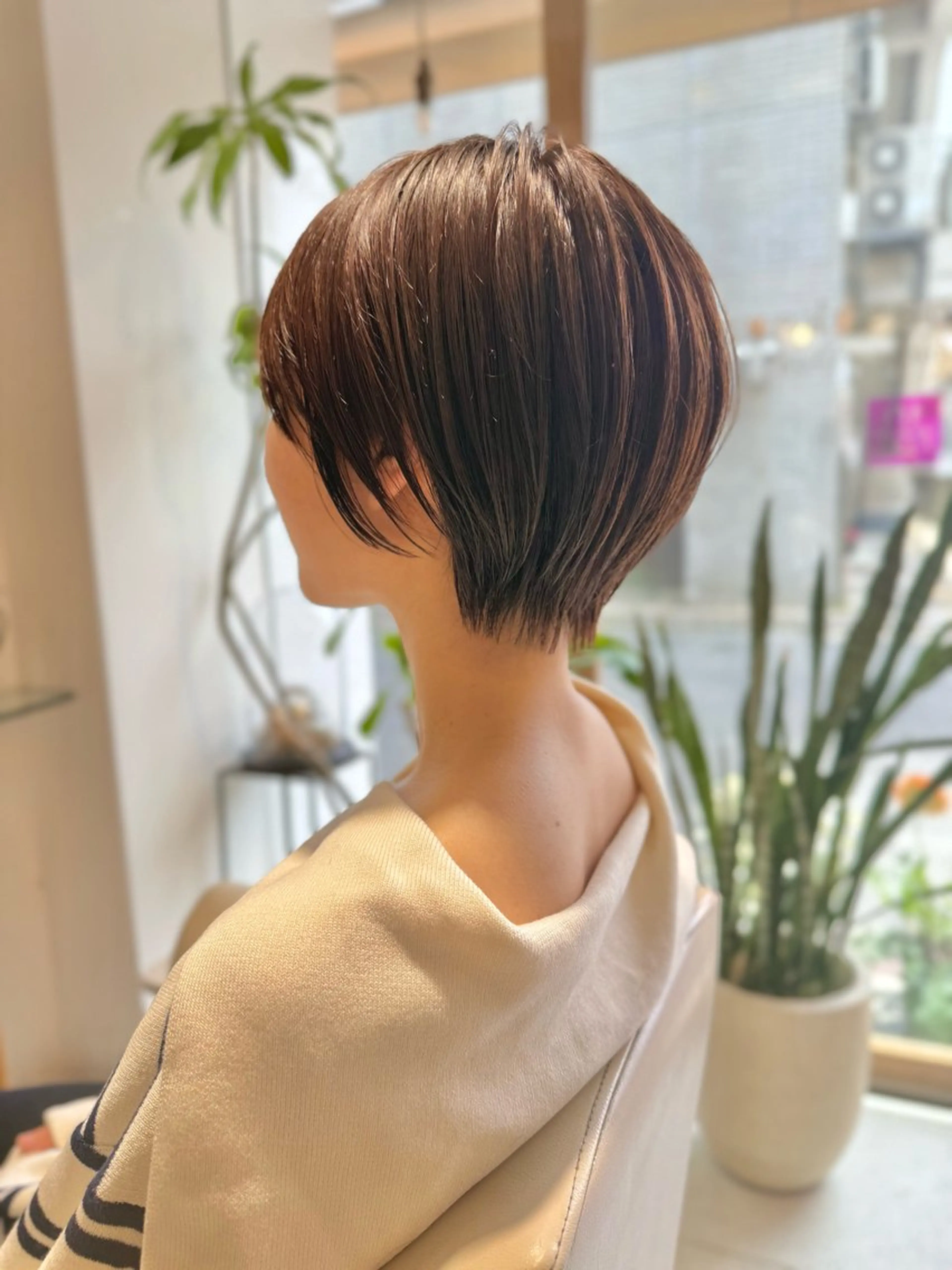 ショート カラー カット ヘアカラー トリートメント 安永 涼のヘアスタイル