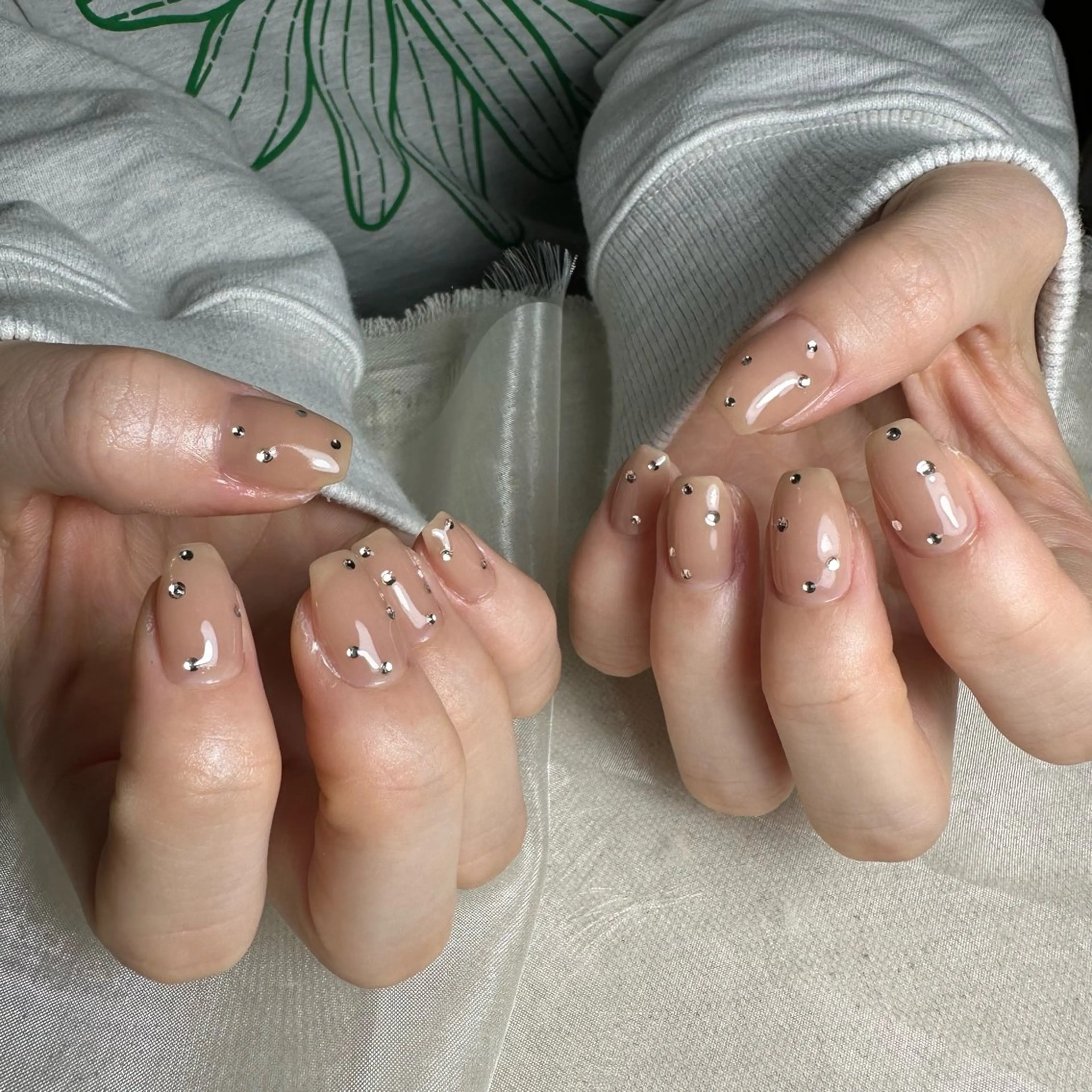 ネイル ハンドネイル repos~ルポ~所属・里見 麗のネイルデザイン