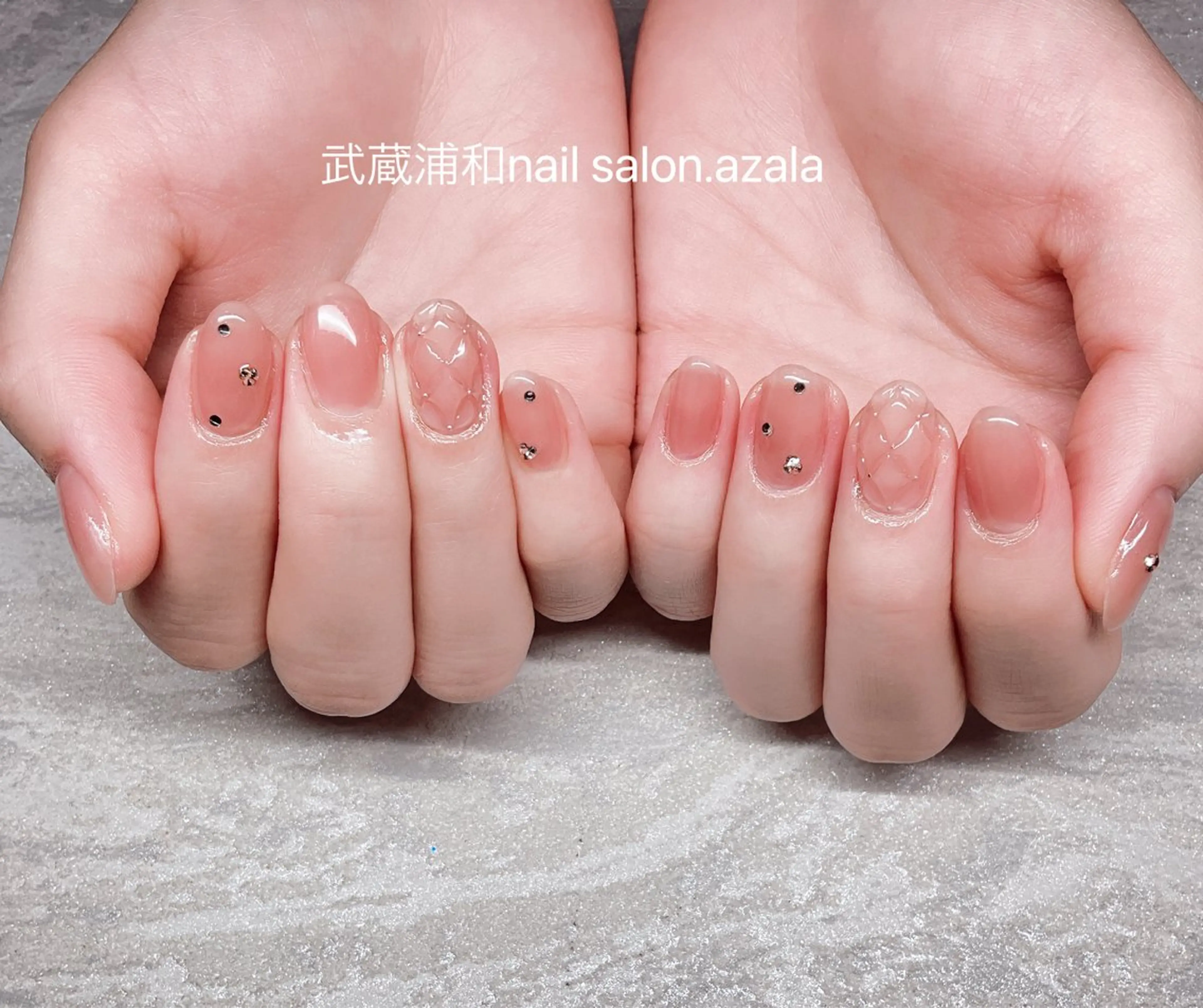 ネイル ハンドネイル R inのネイルデザイン