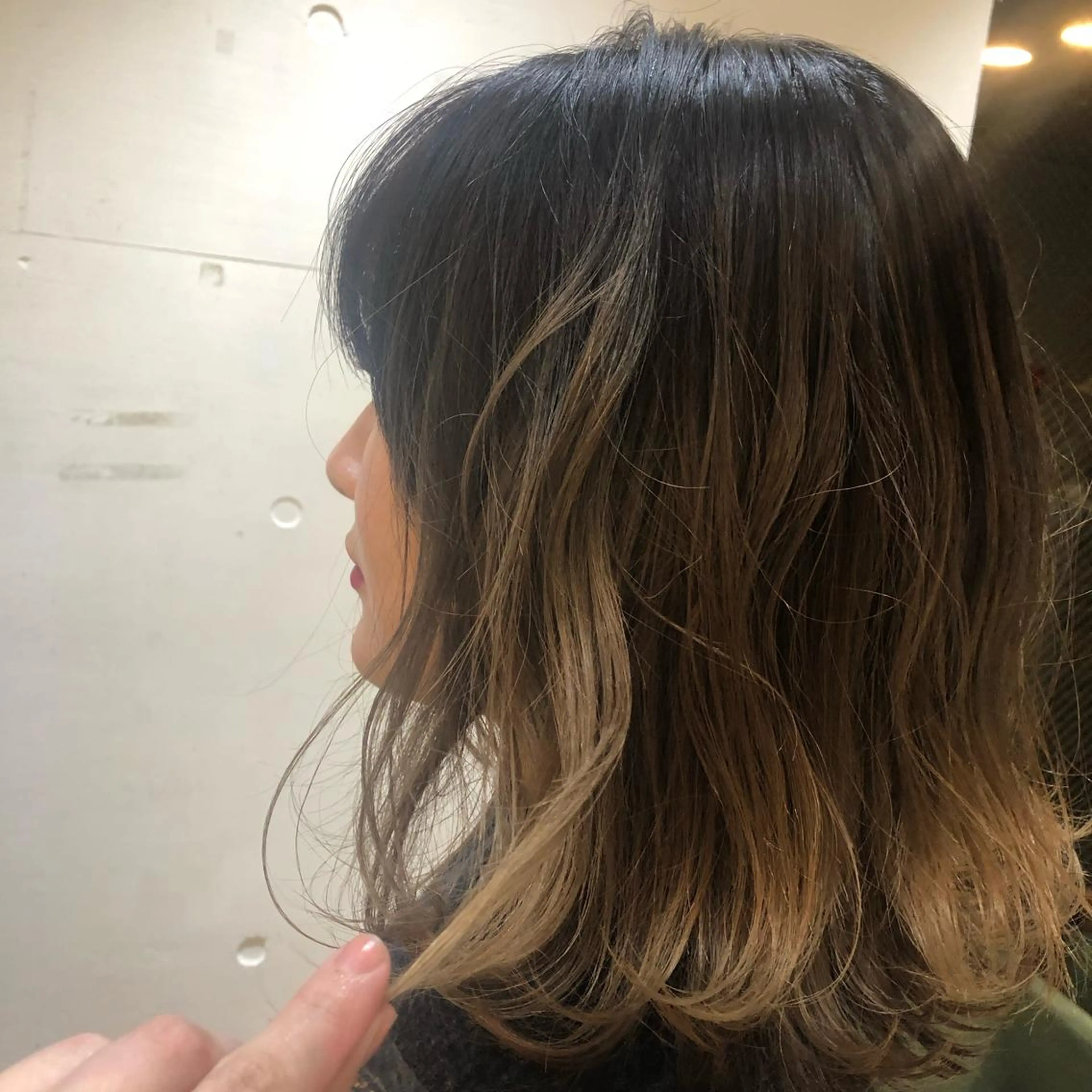 ミディアム カラー パーマ ヘアアレンジ グラデーションカラー apish aoyama所属・武 愛子の眉毛・アイブロウイメージ