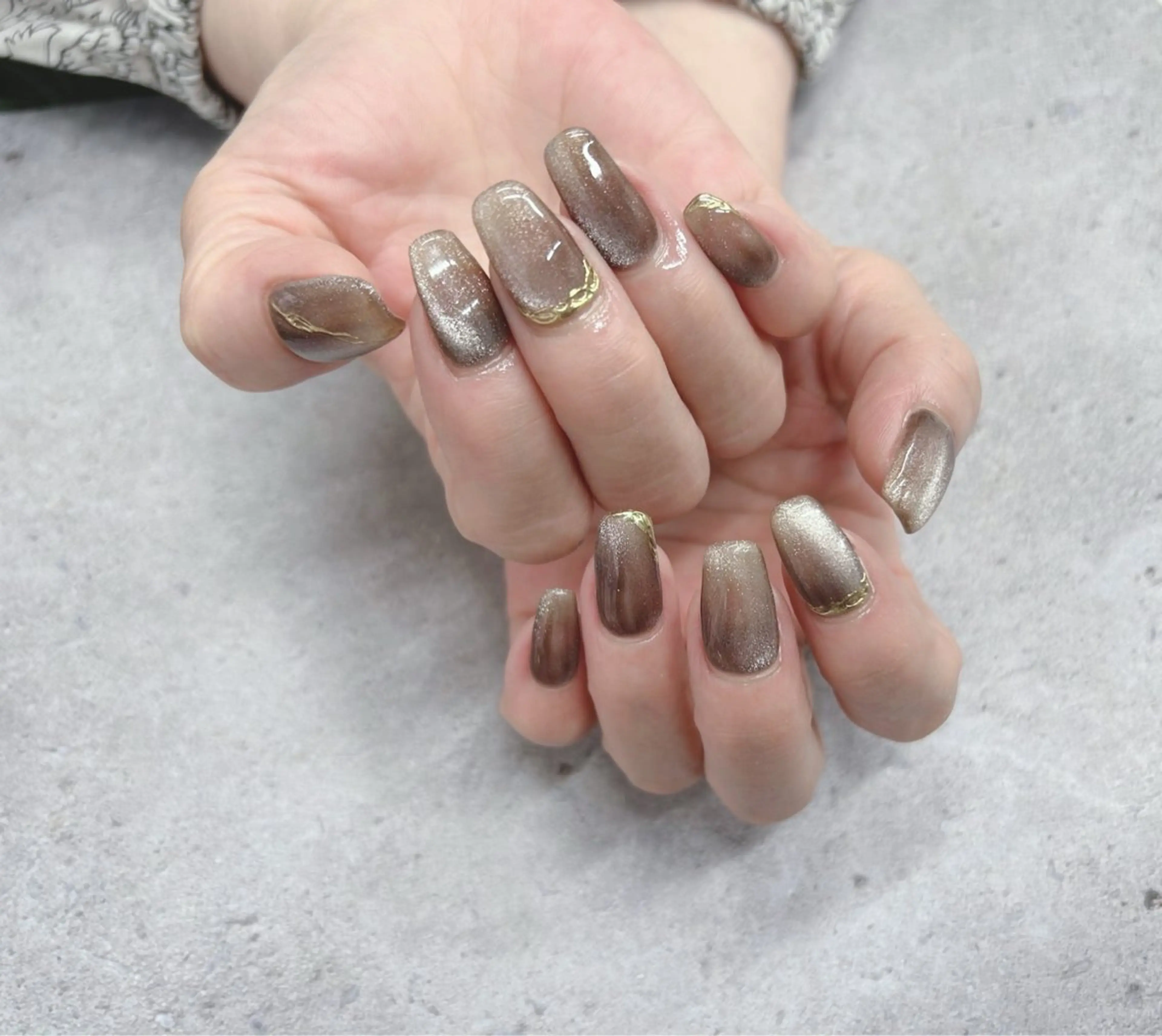 ネイル ブラウン ゴールド マグネットネイル ハンドネイル Nail Salon agré所属・agré ネイルサロン　アグレのネイルデザイン