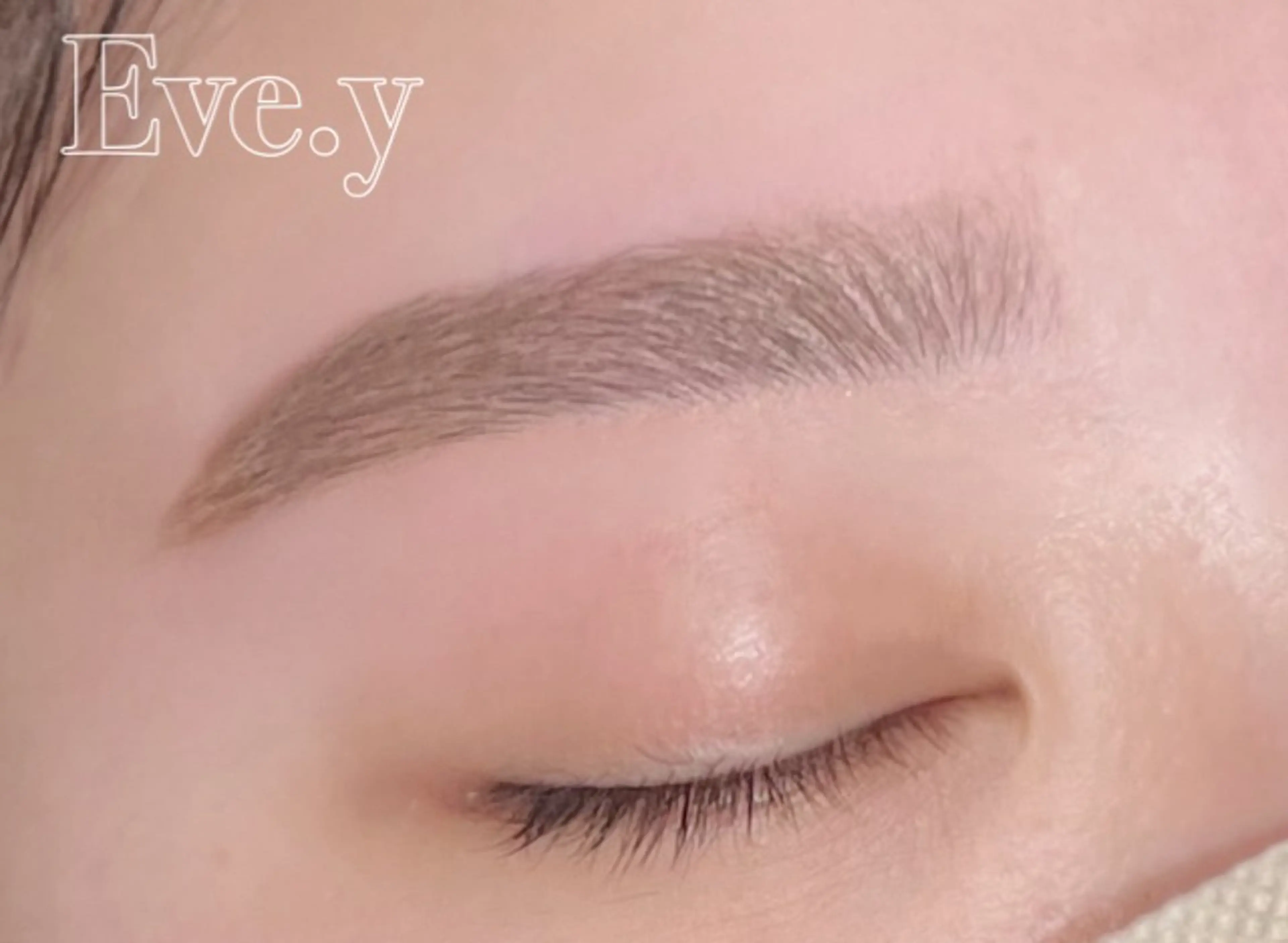 アイブロウ アイブロウEve.y所属・アイブロウ Eve.yの眉毛・アイブロウイメージ