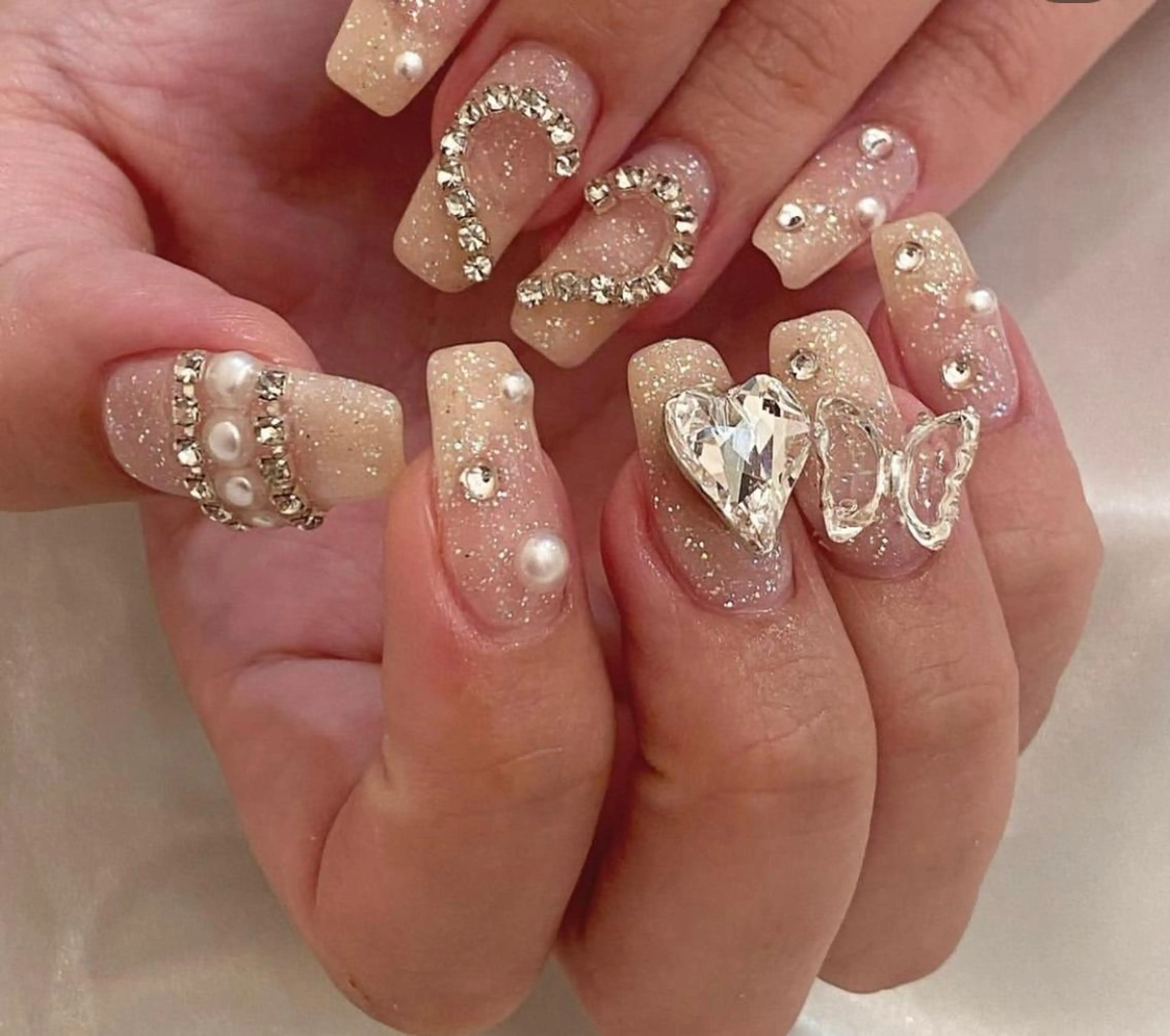 ネイル アイブロウ 眉カラー 眉毛ワックス脱毛 クリアネイル 長さ出し フットネイル 大塚眉毛|ハンドケア |肌管理の眉毛・アイブロウイメージ