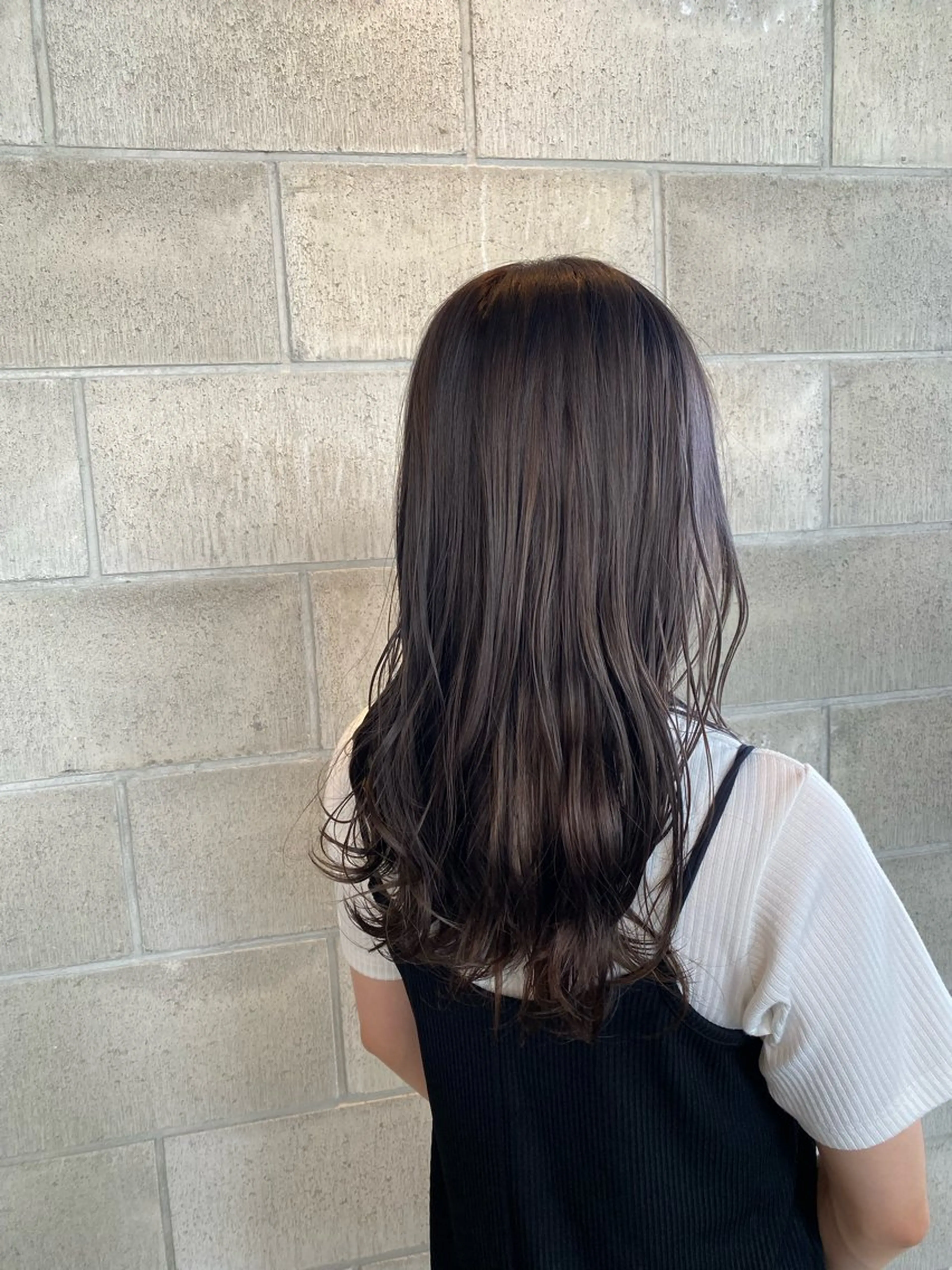 セミロング 艶髪・透明感カラー・ 韓国ヘア・Yuriのヘアスタイル