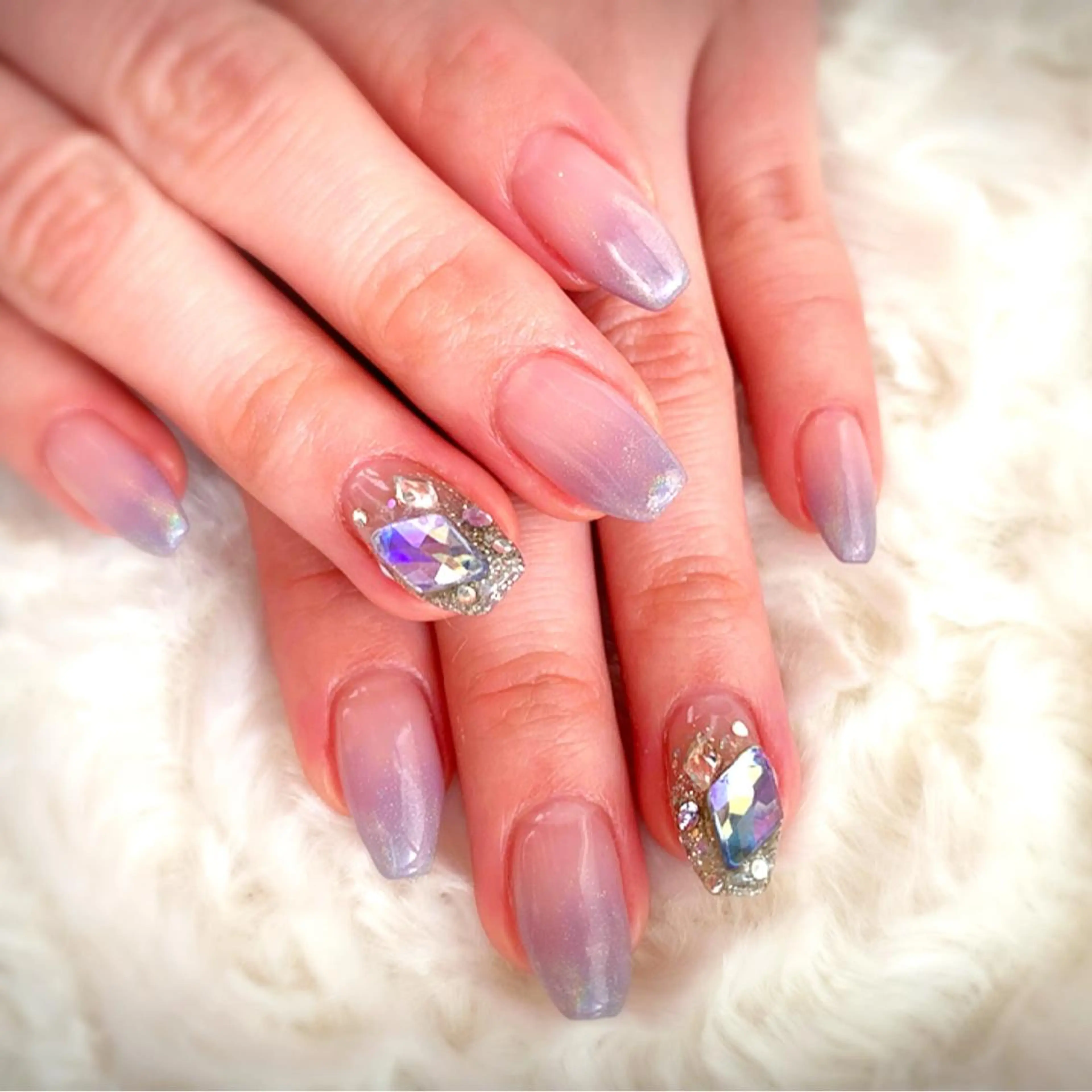 ネイル オーロラネイル グラデーション 💎JADE💎 齊藤沙也香のエステ・リラクイメージ