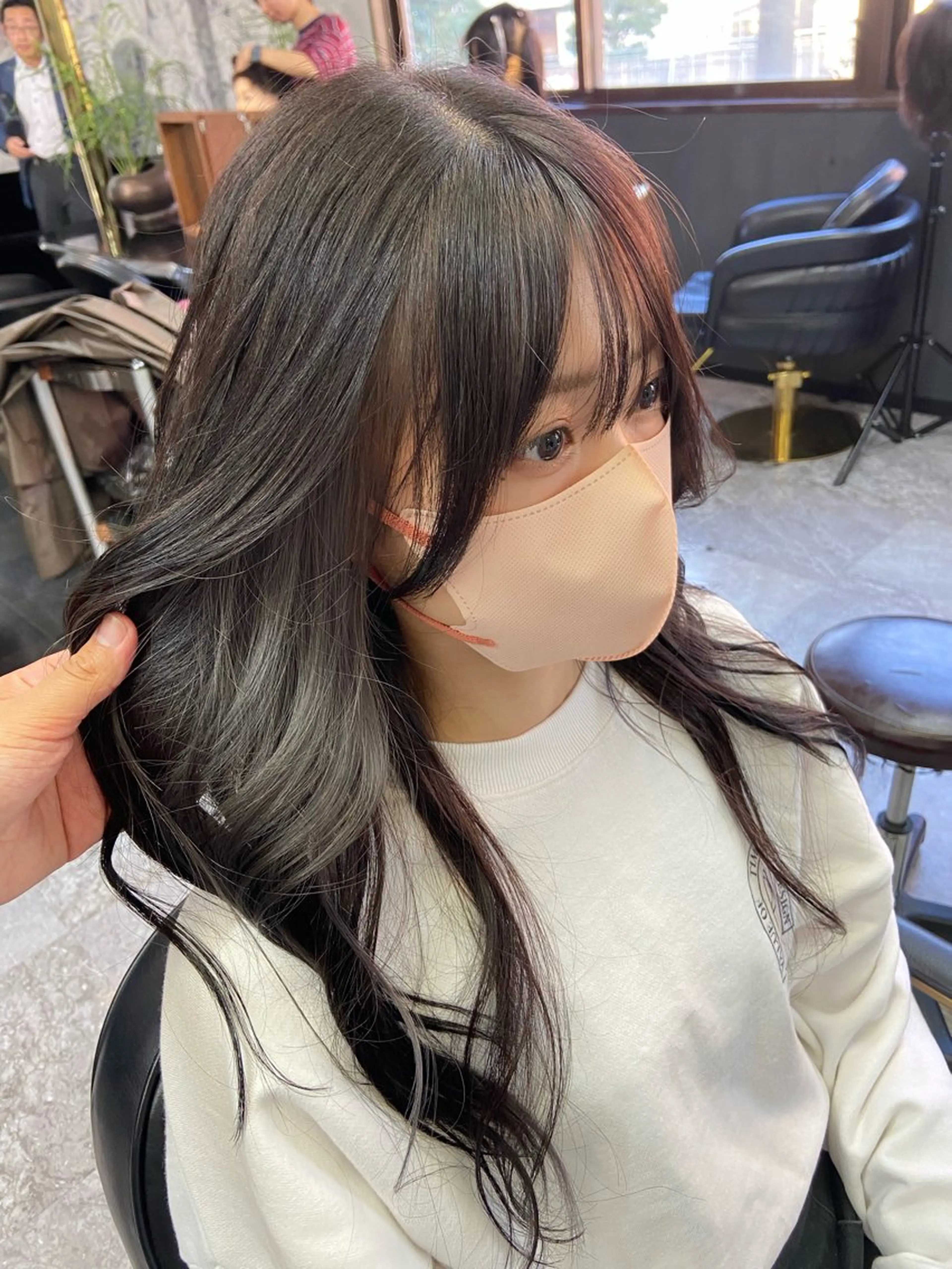 ロング 瀧下 唯のヘアスタイル