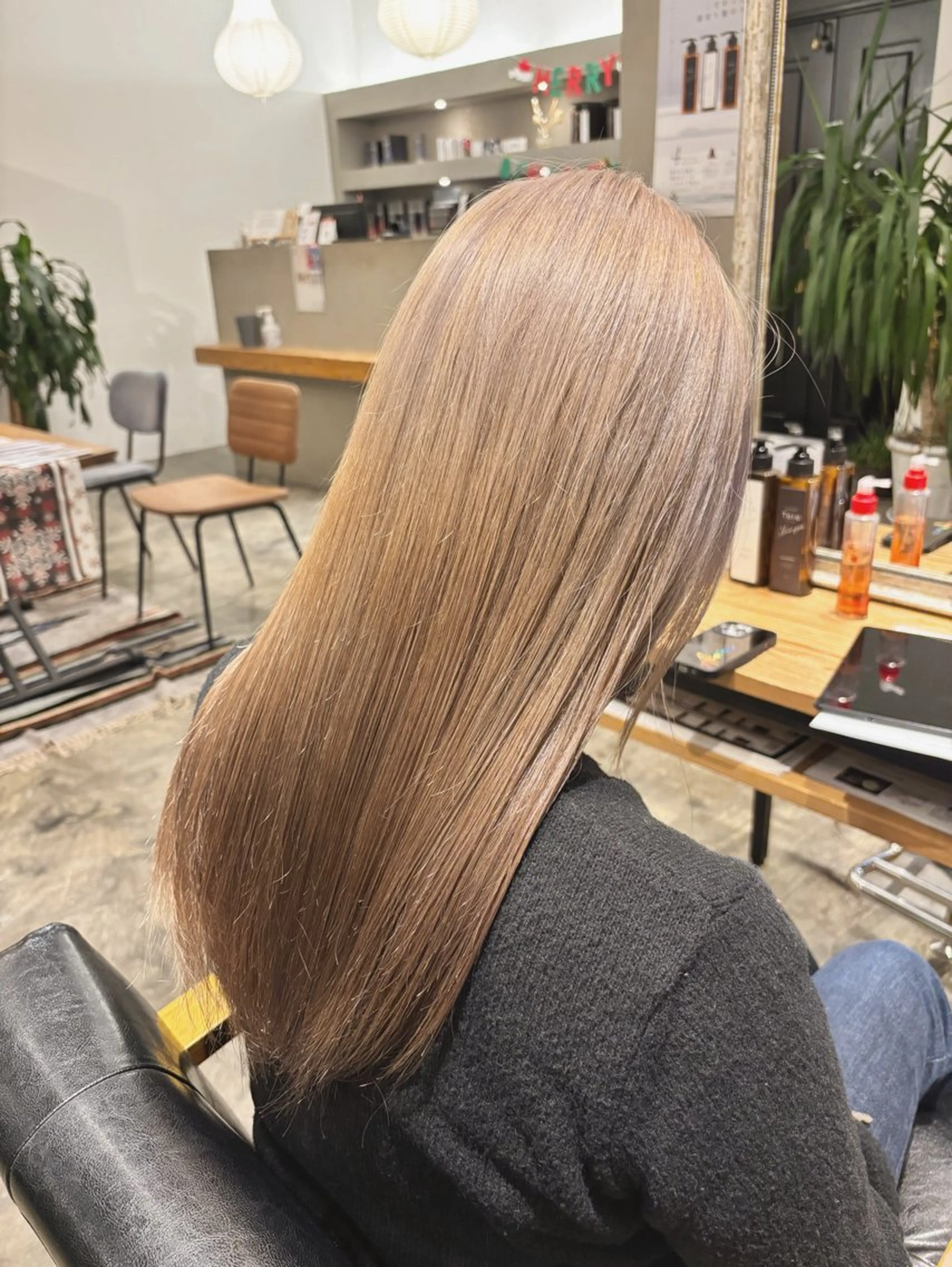 ロング カラー ベージュカラー ミルクティーベージュ ヘアカラー ✨ブリーチなしwカラ ー✨豊田拓真のヘアスタイル