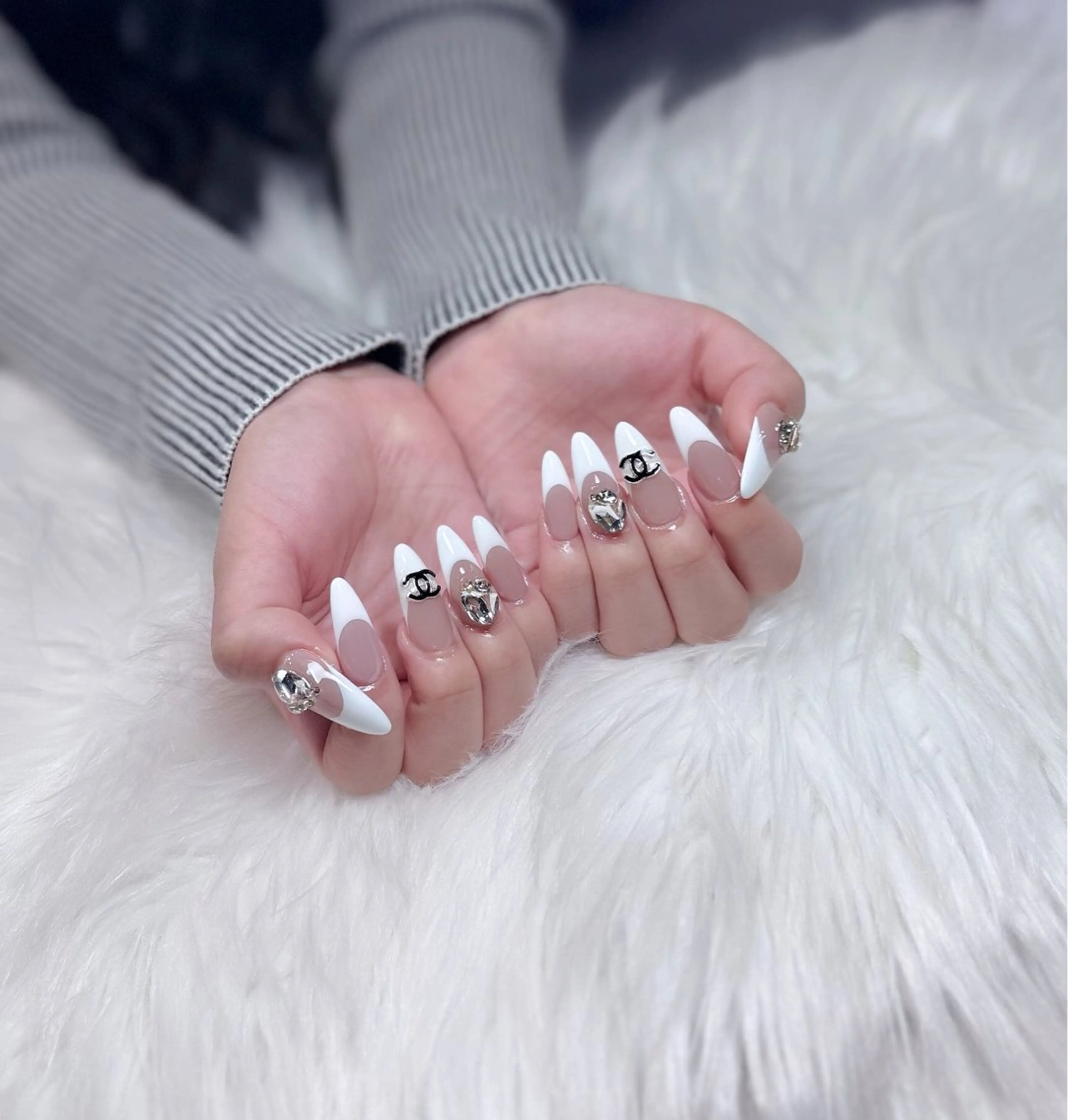 ネイル アートネイル オーロラネイル ジェルネイル 韓国ネイル ロングネイル ハンドネイル Nichi Nailsのネイルデザイン