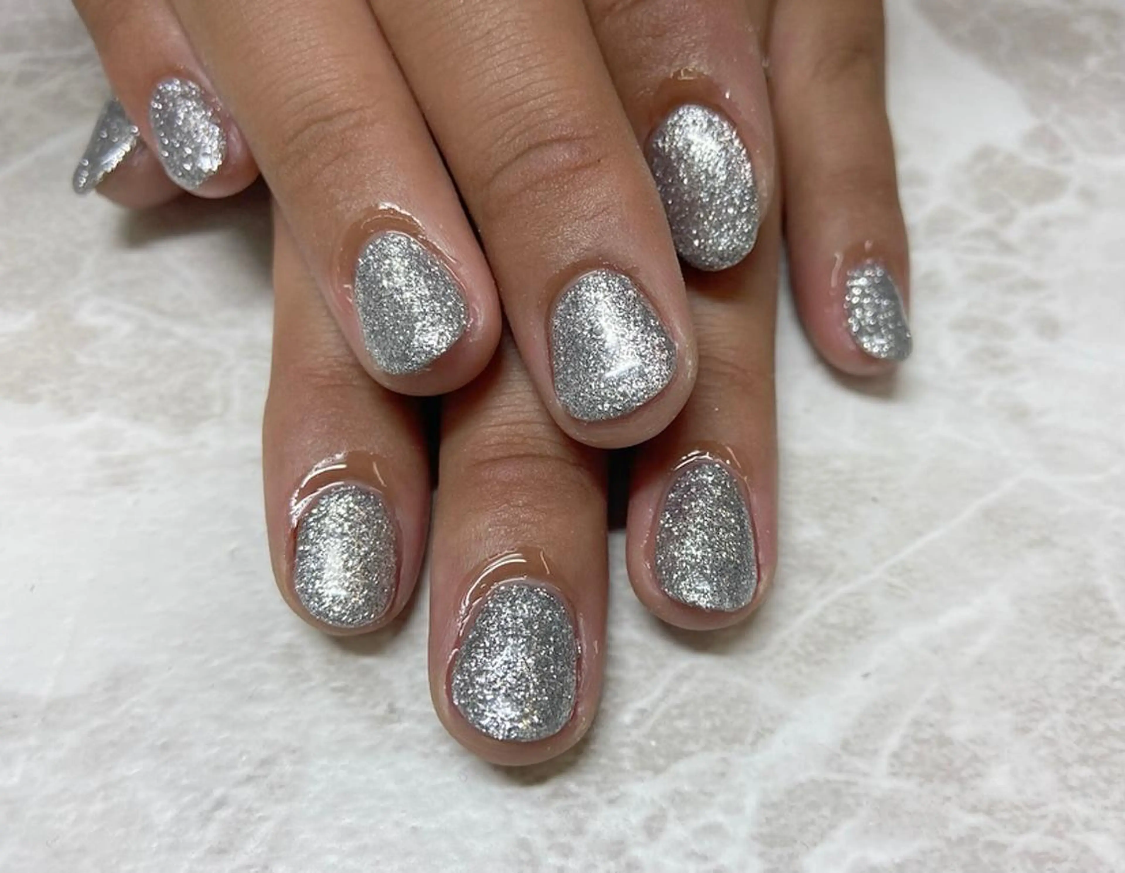 ネイル シルバー 春ネイル 🧸熊谷 かほ🧸のネイルデザイン