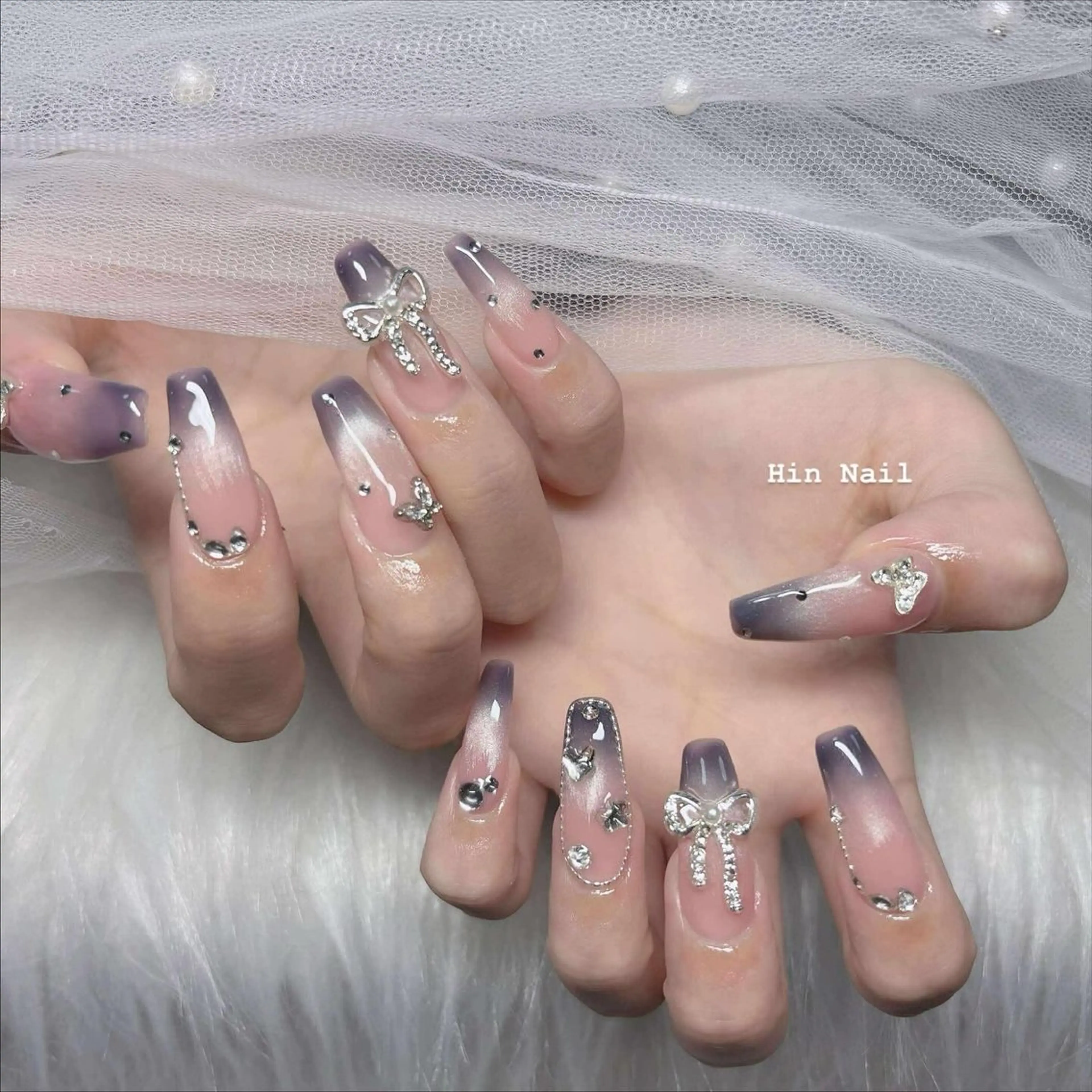 ネイル アニマル柄 ボルドー ブラウン チークネイル フレンチネイル HIN NAILのネイルデザイン