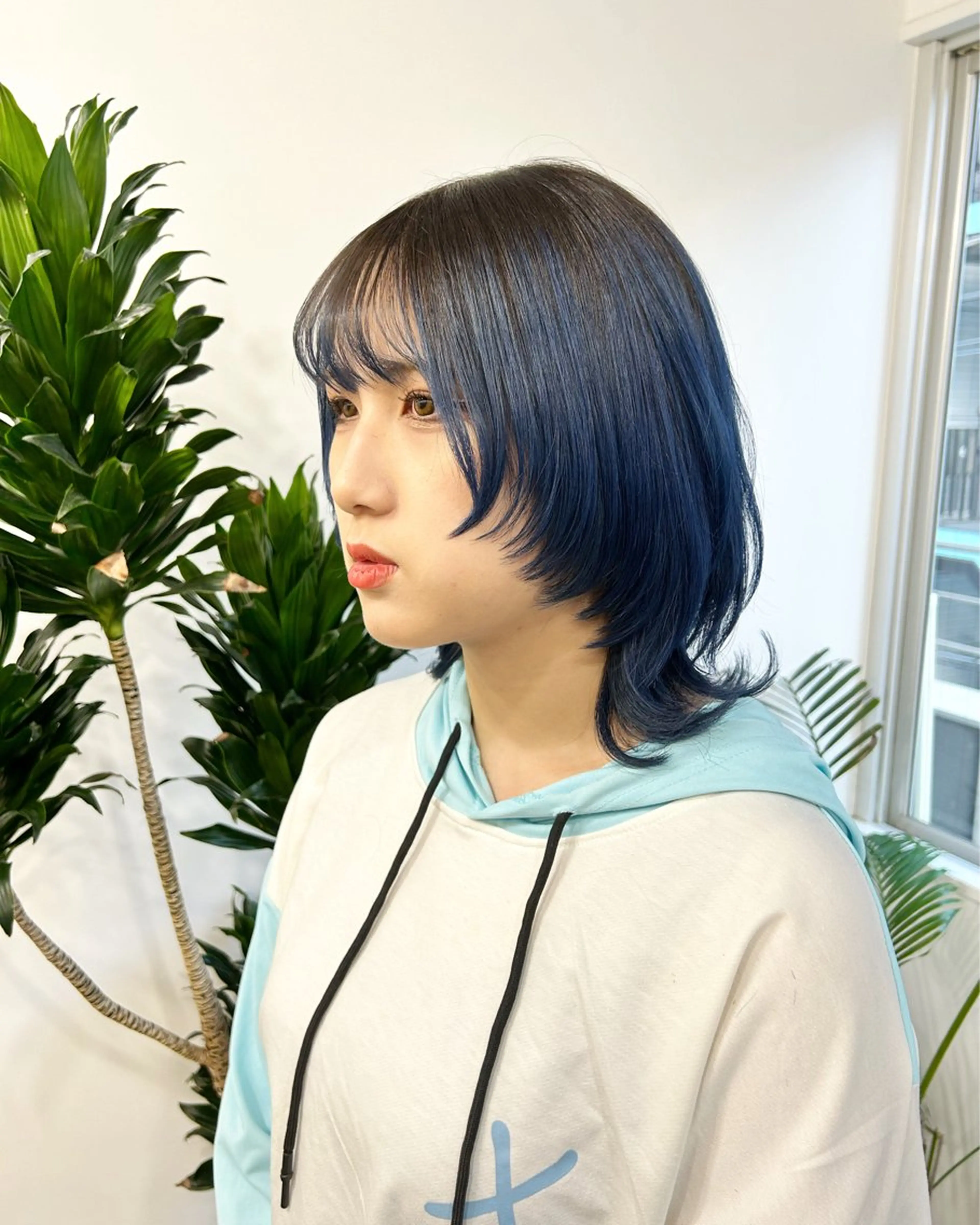 ミディアム カラー ヘアアレンジ 成人式 結婚式・ブライダル ブリーチ ブルーカラー ネイビーカラー HIROKO / 透明感暖色カラー🎀のヘアスタイル