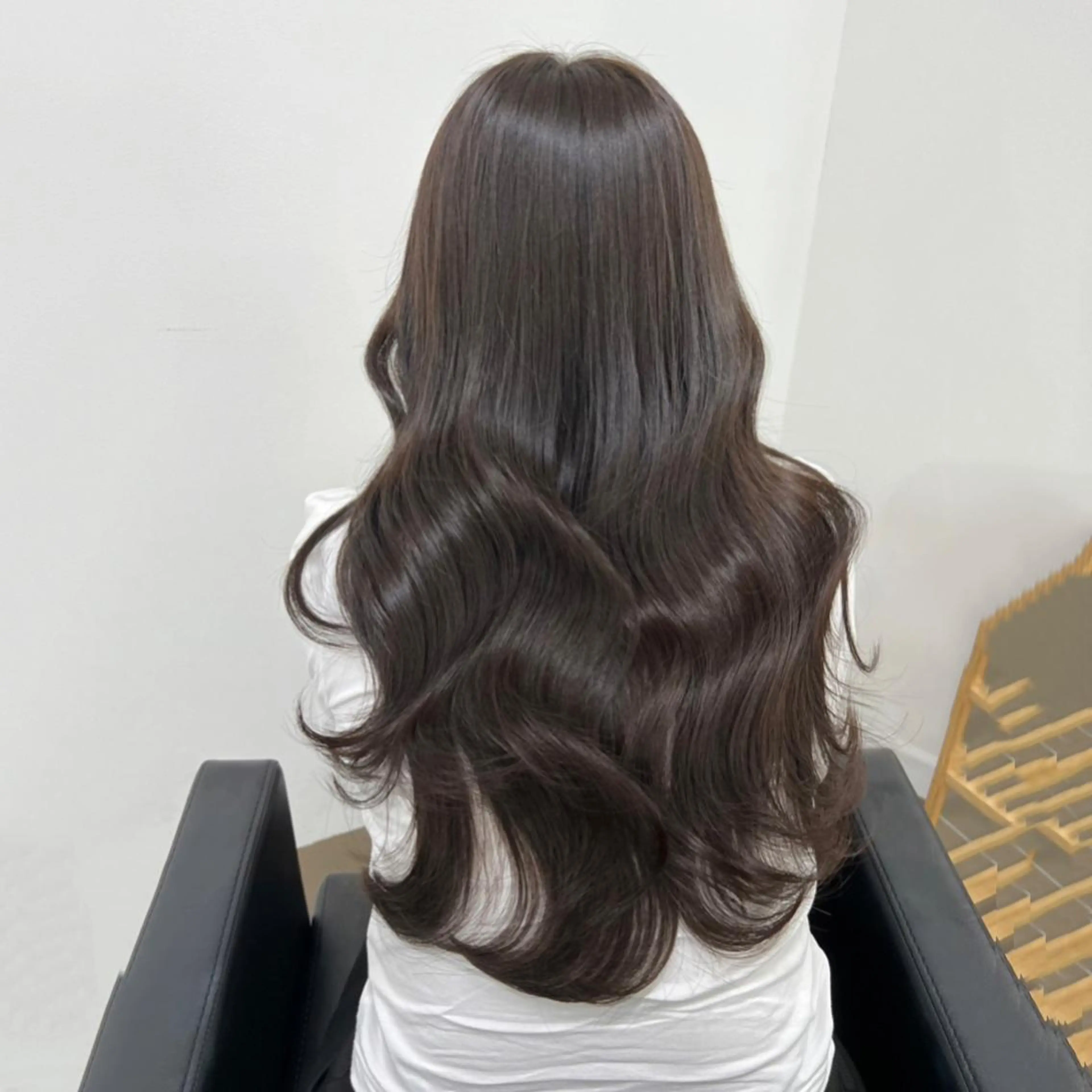 ロング カラー ブラウンカラー 透明感カラー グレージュ ヘアカラー トリートメント ioe 元町のヘアスタイル