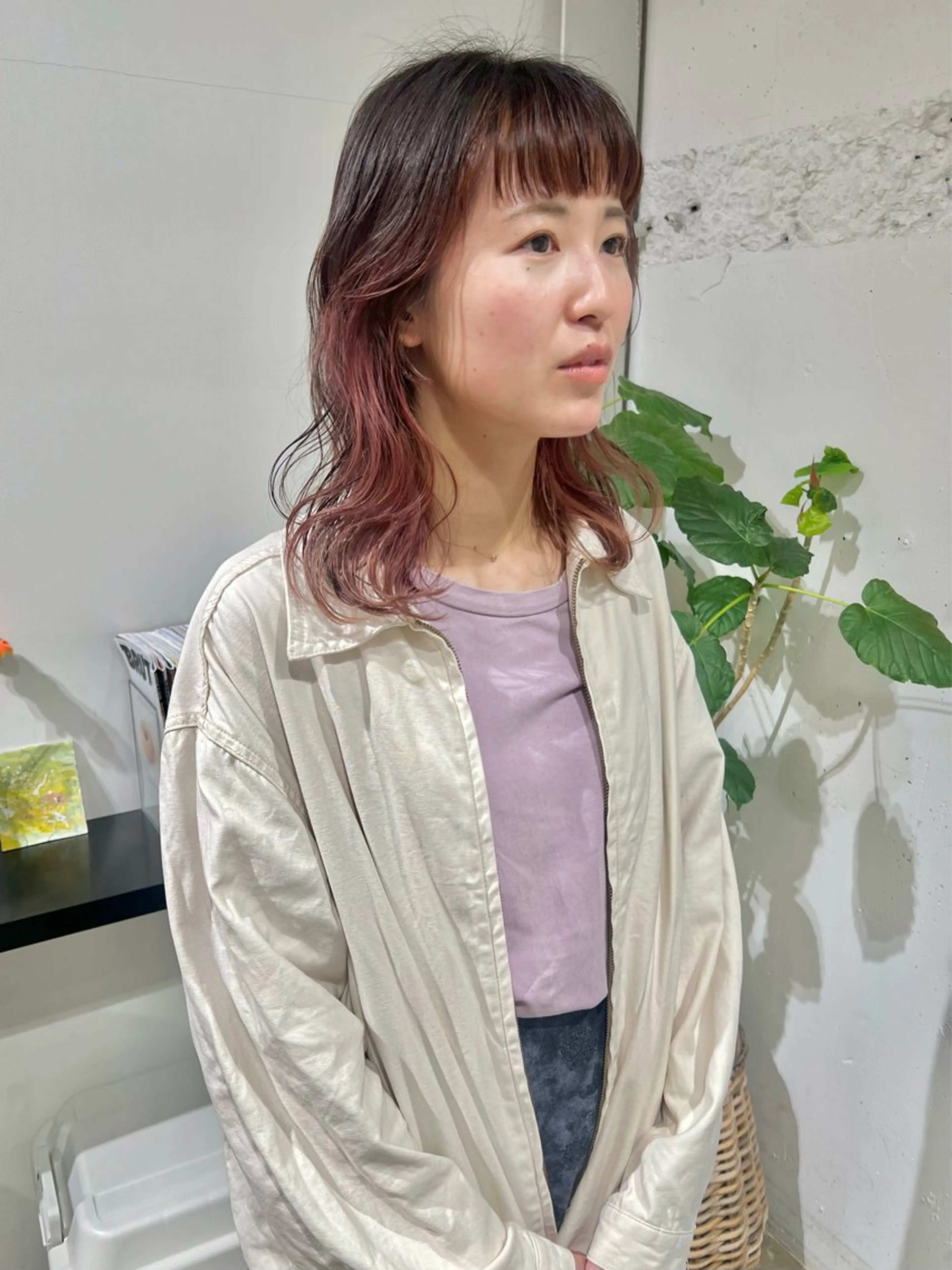 セミロング カット ヘアカラー 石井 菜々のヘアスタイル