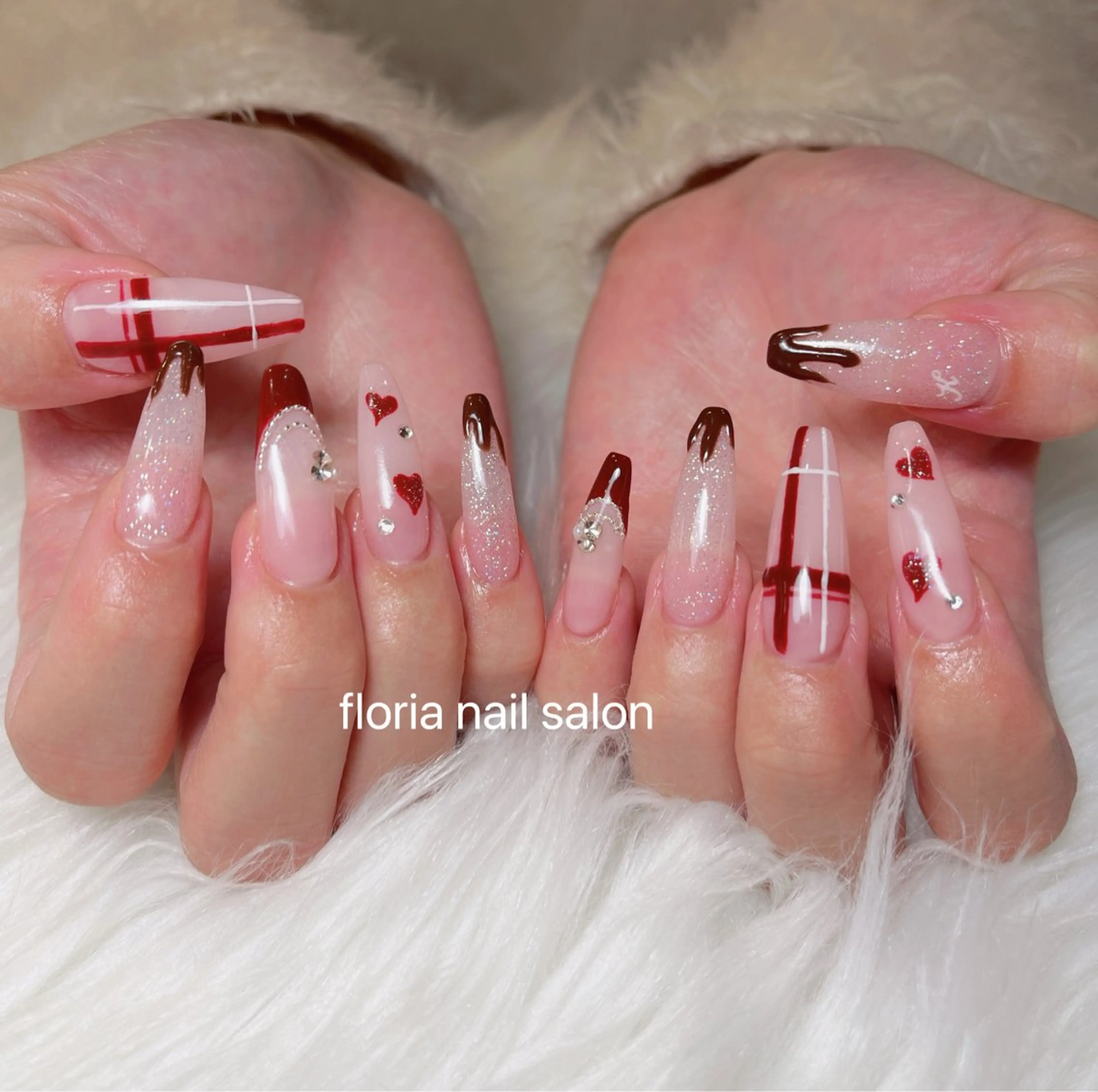 ネイル アートネイル ボルドー チークネイル ドット フレンチネイル ハンドネイル Floria nail salonのネイルデザイン