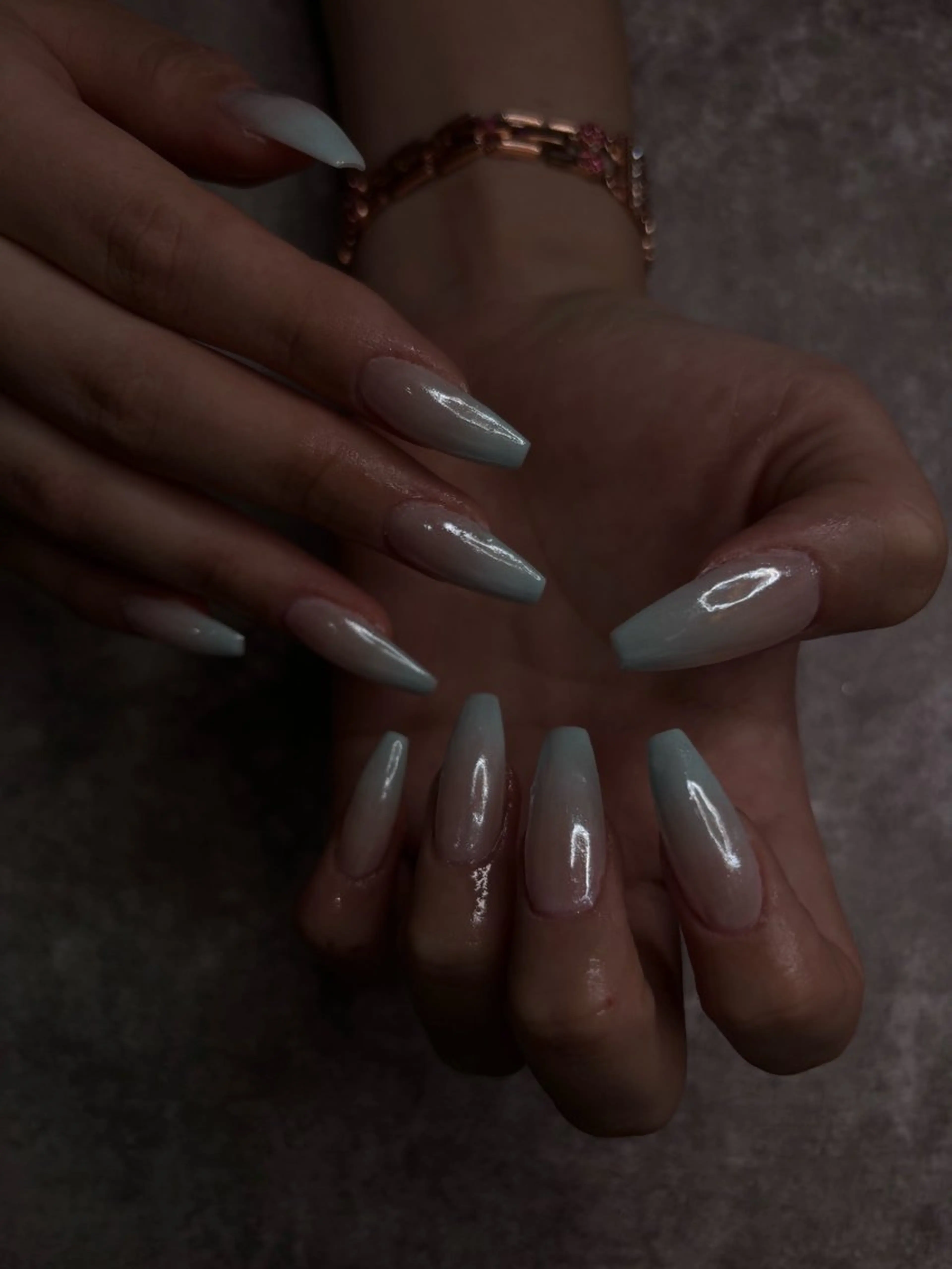 ネイル グラデーション 水色 ミラーネイル ハンドネイル mood mitsukiのネイルデザイン