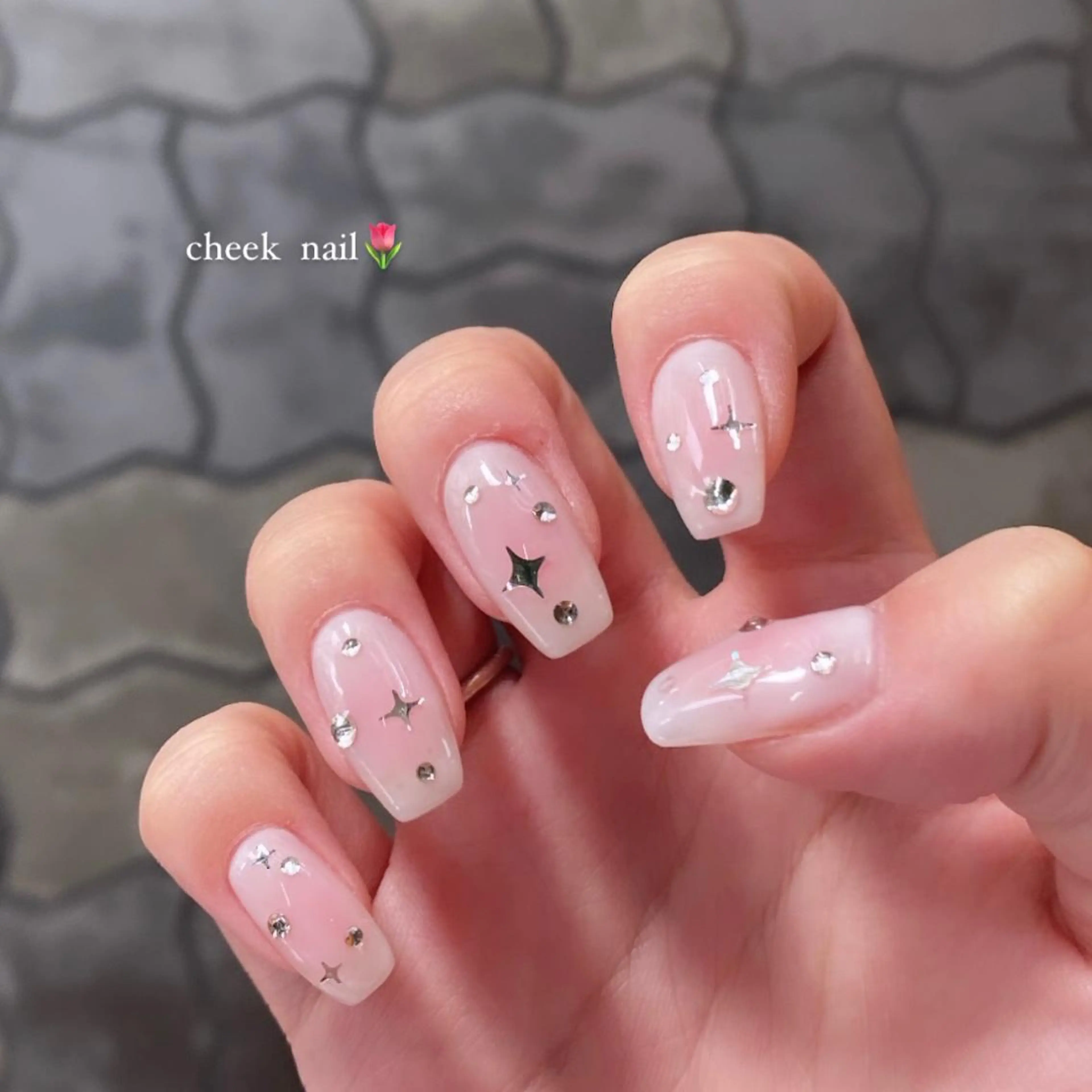 ネイル チークネイル PLATINUM   DOLL【プラチナムドール】所属・ひろこ eyelist🎀のマツエク・マツパデザイン