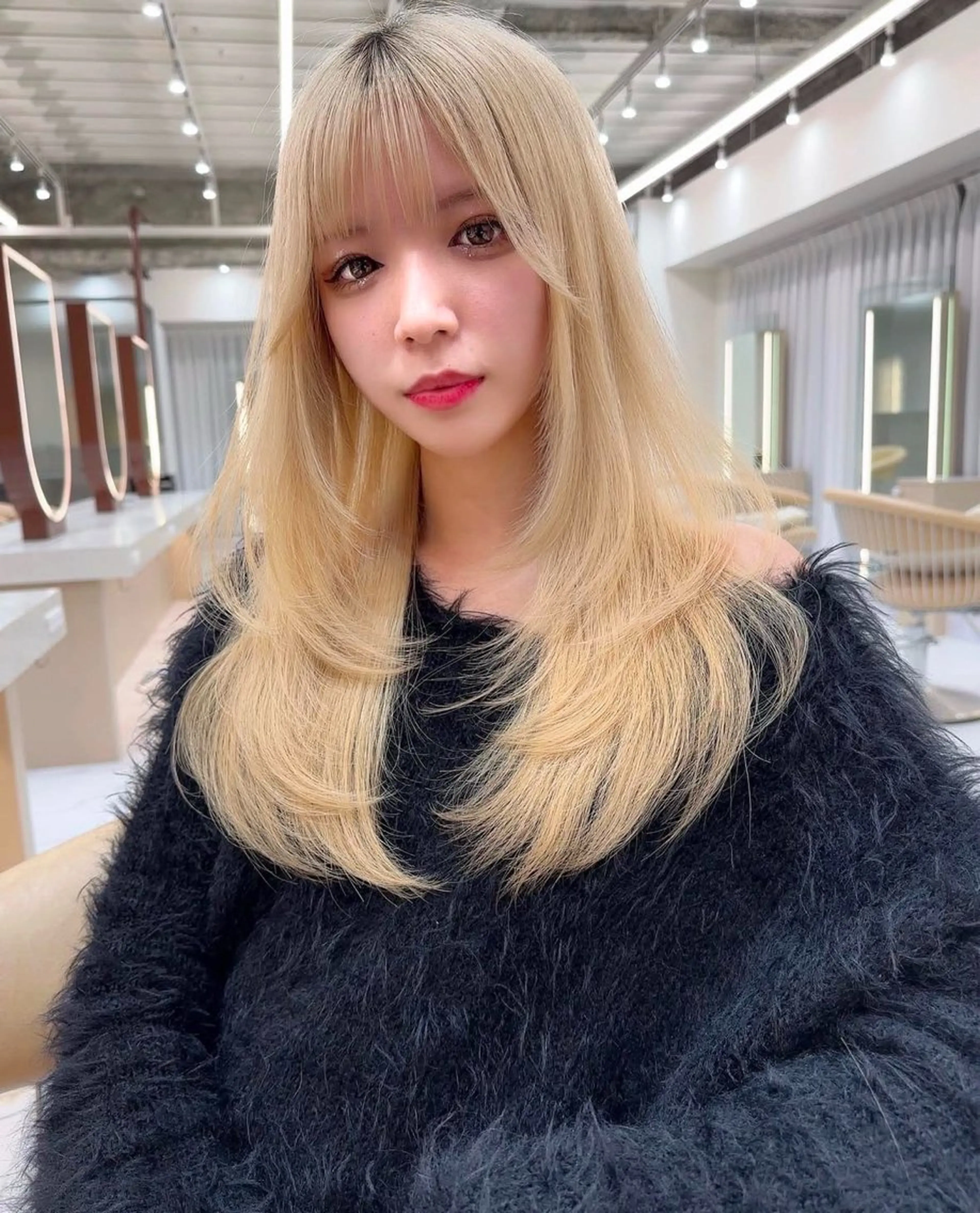 セミロング カラー Ma cherie by Lond所属・ハイトーン/ ブリーチAikaのヘアスタイル