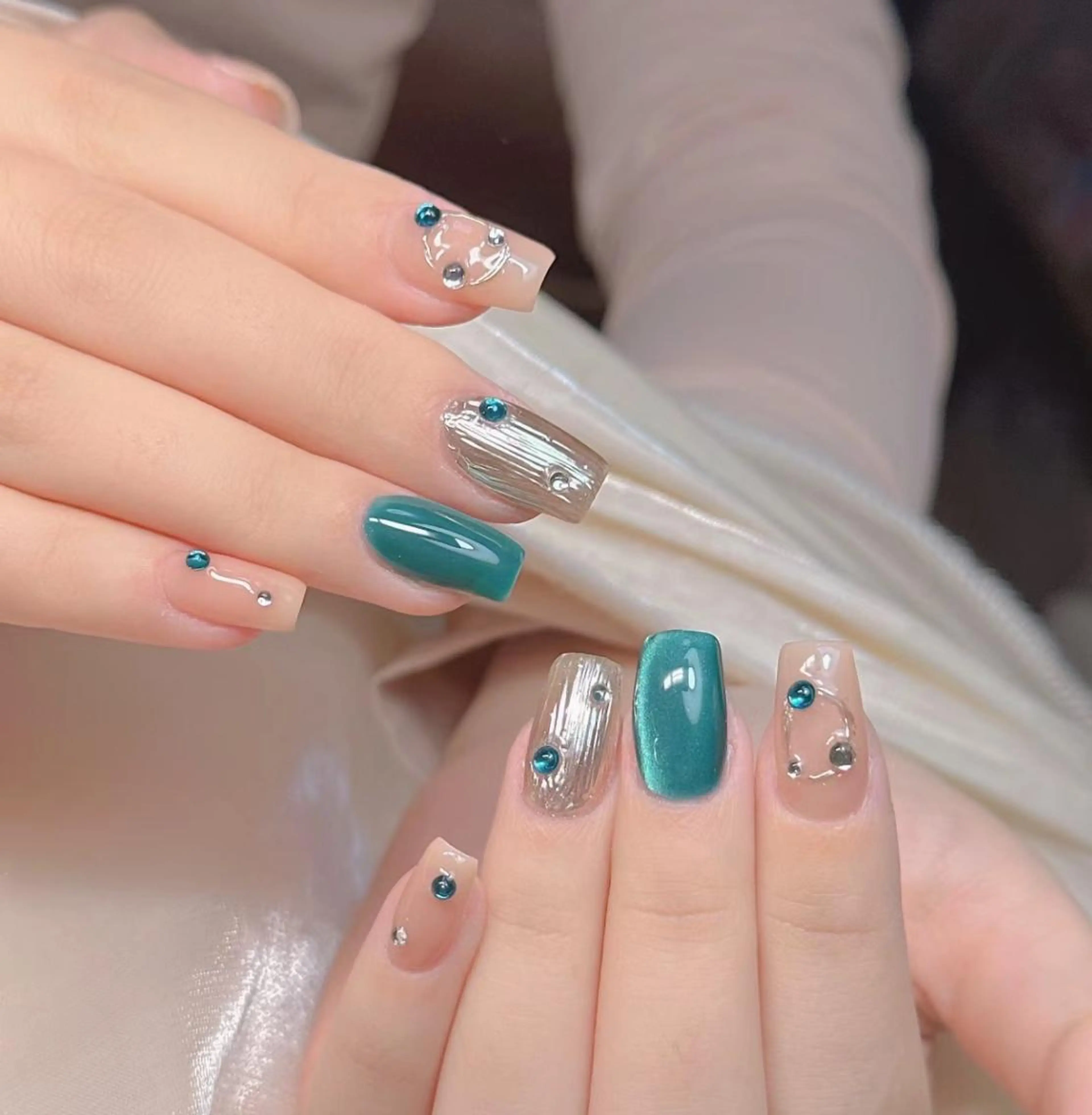 ネイル VIVIAN エイのネイルデザイン