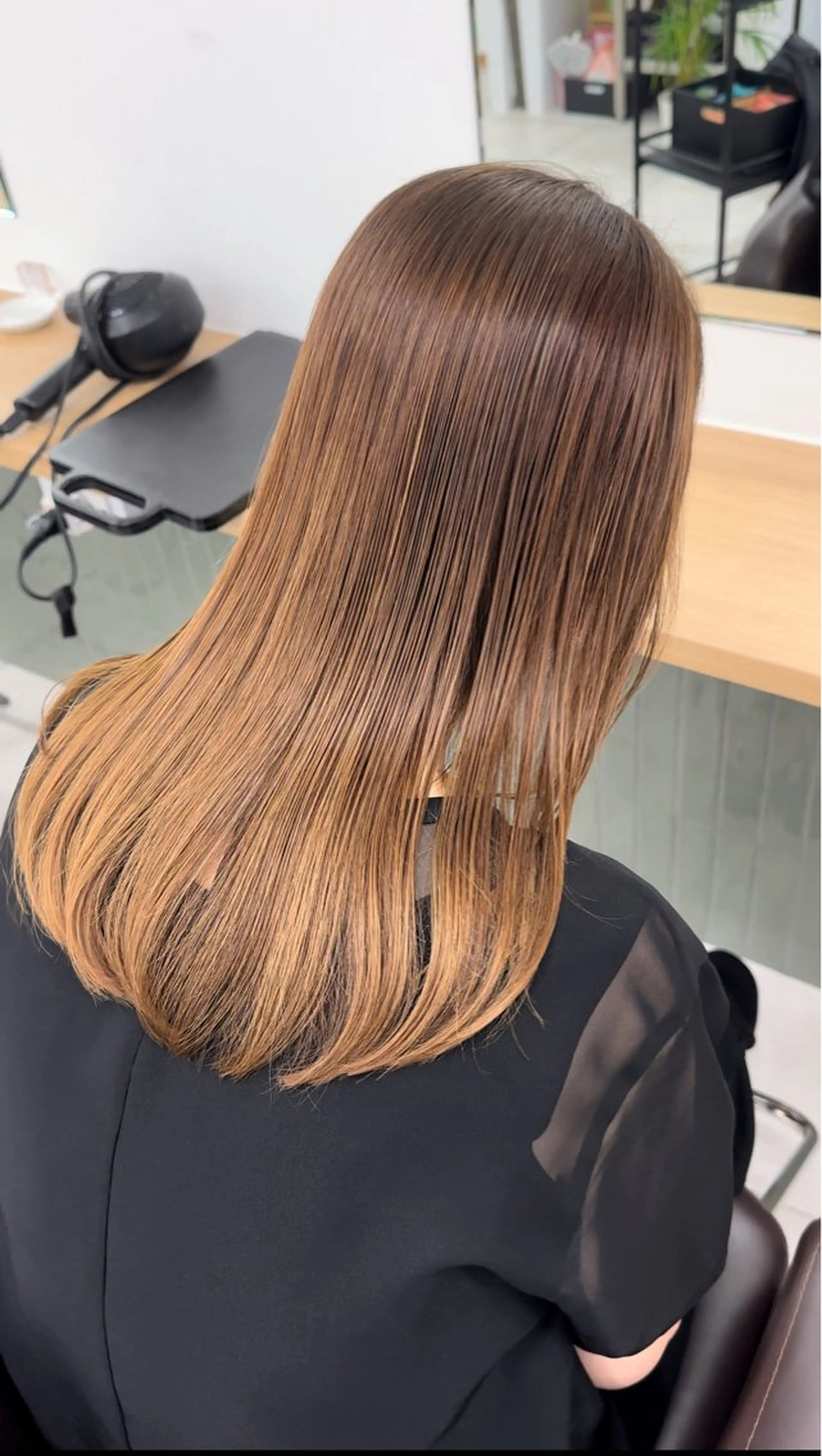 セミロング カット ヘアカラー トリートメント ブリーチなし/レイヤ ー特化🌈Tommyのヘアスタイル