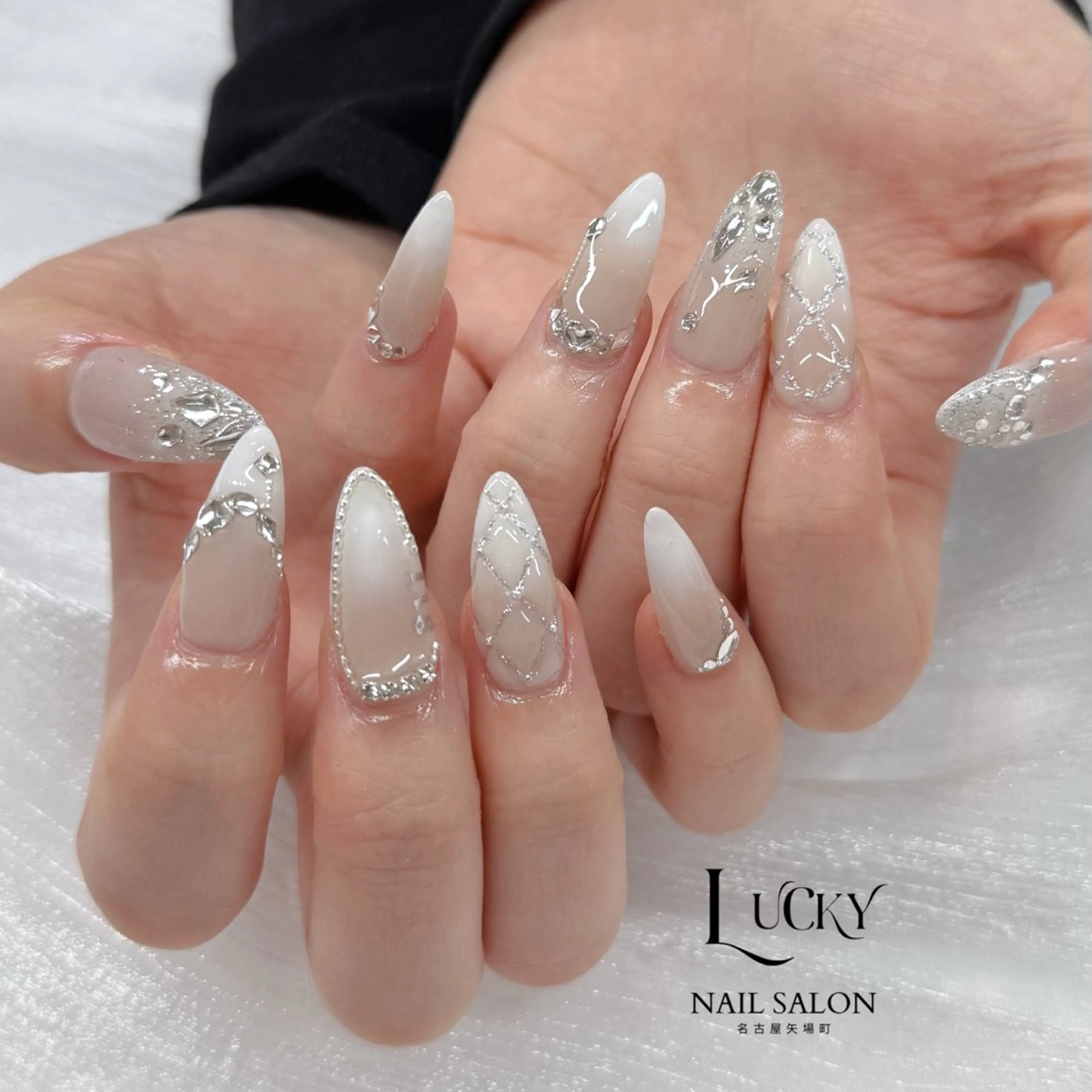 ネイル アートネイル ジェルネイル ロングネイル 持ち込み シンプルネイル ハンドネイル Lucky Nail Salon所属・Lucky Nail Salonのネイルデザイン
