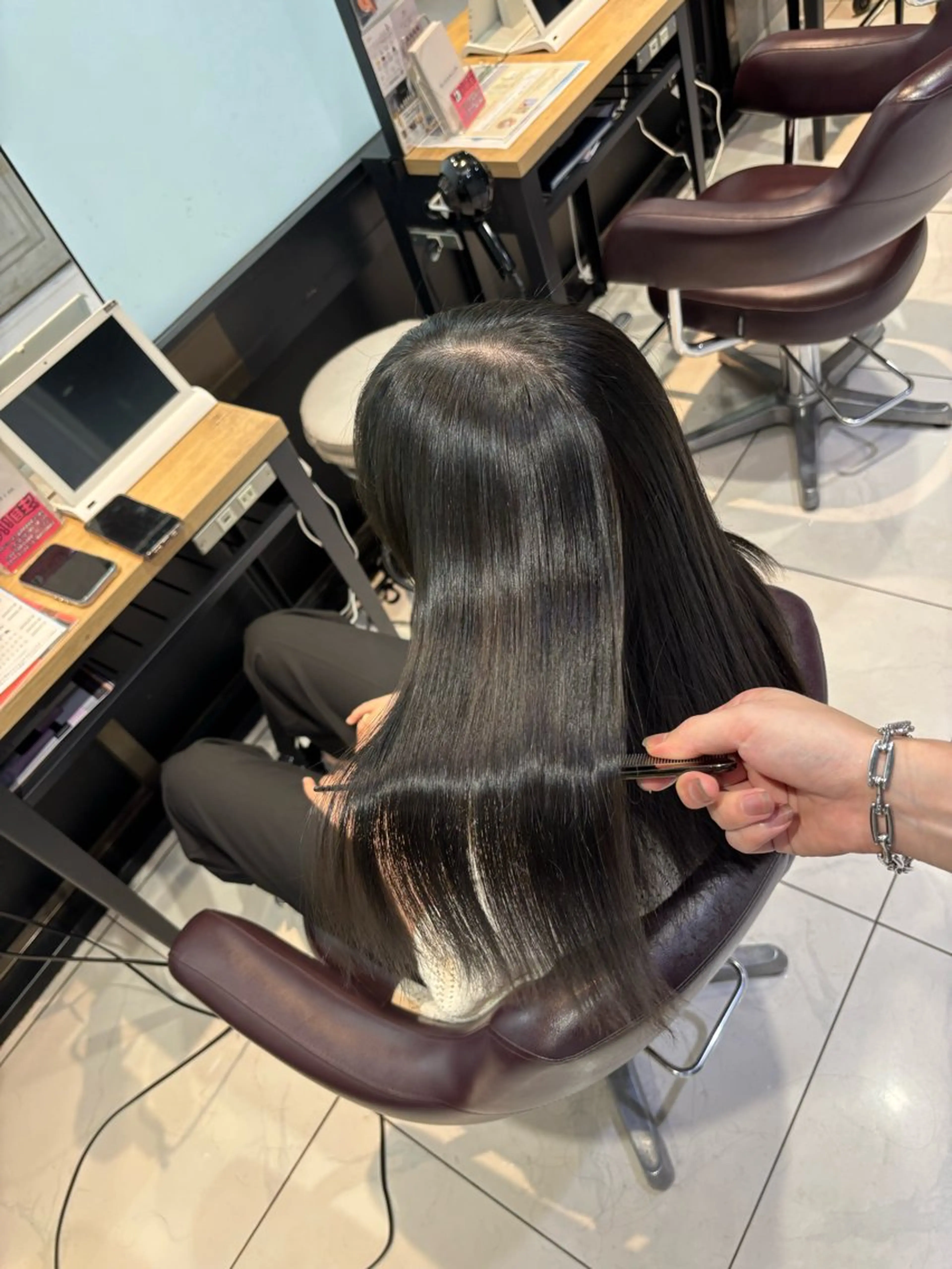 ロング カラー カット ヘアカラー 縮毛矯正 トリートメント 🦋レイヤー✖︎ 髪質改善🦋リョウヤのヘアスタイル