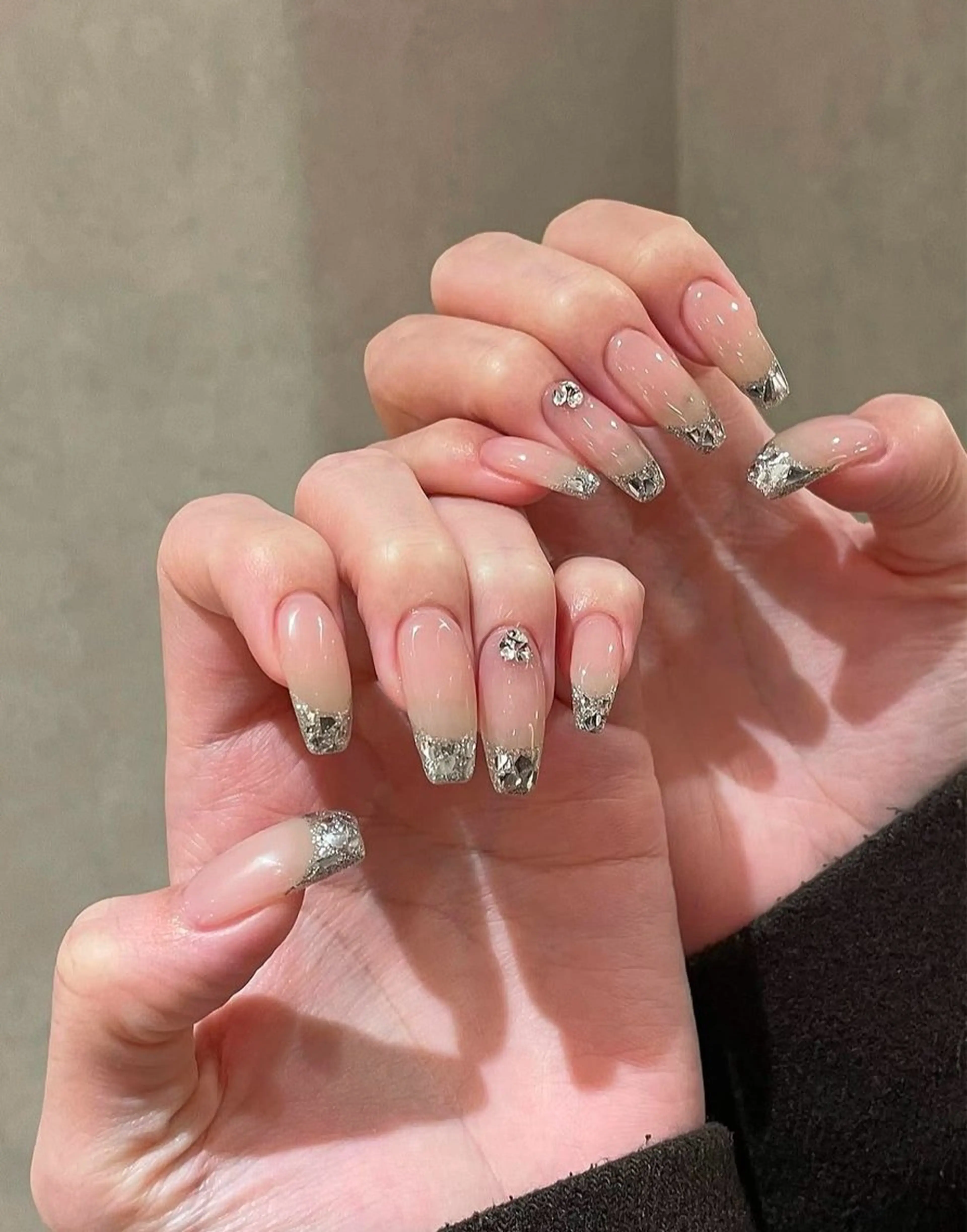 ネイル グラデーション キラキラネイル ワンカラーネイル 冬ネイル Jenn Nail Salonのネイルデザイン