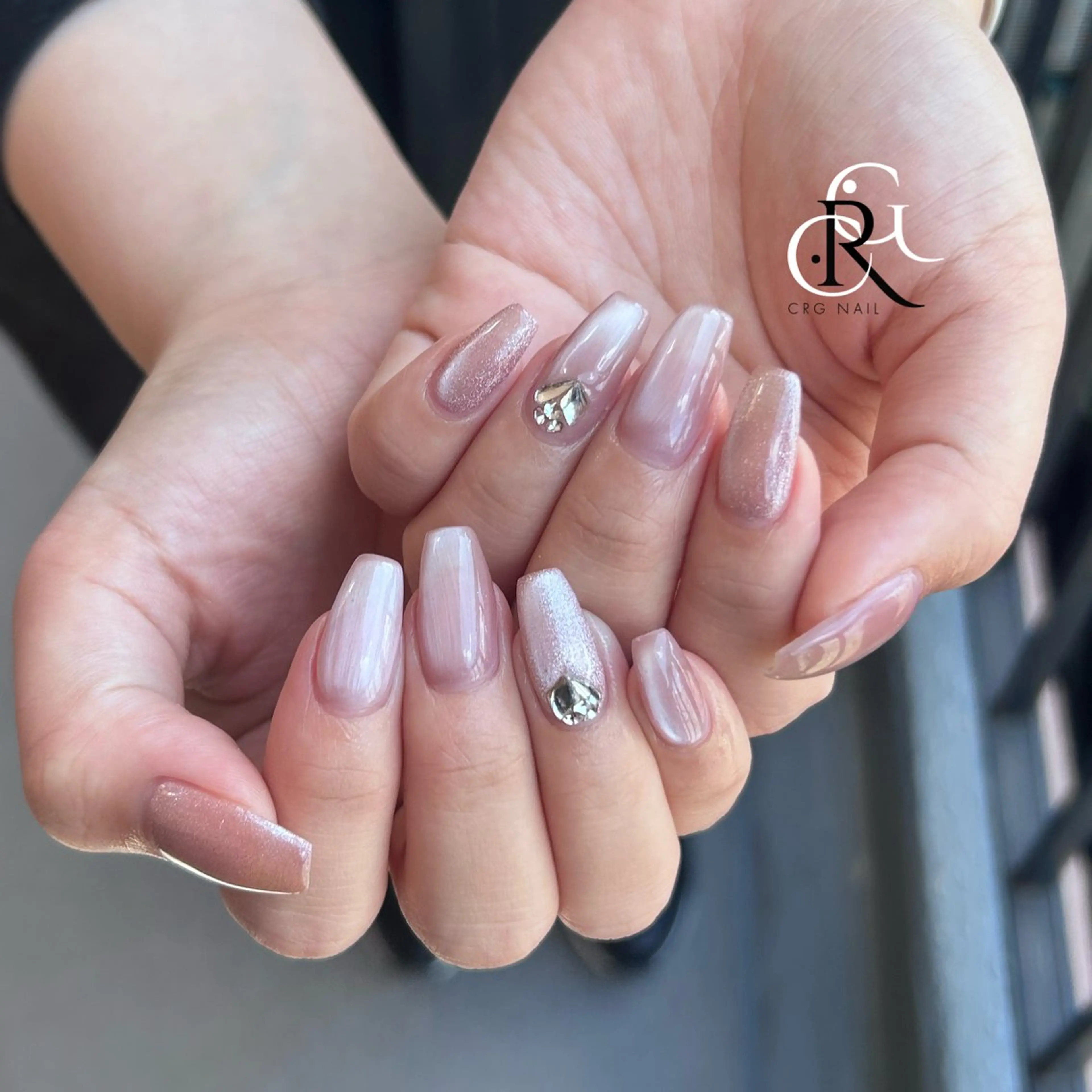 ミディアム ハンドネイル CRGNAIL EMIRIのネイルデザイン