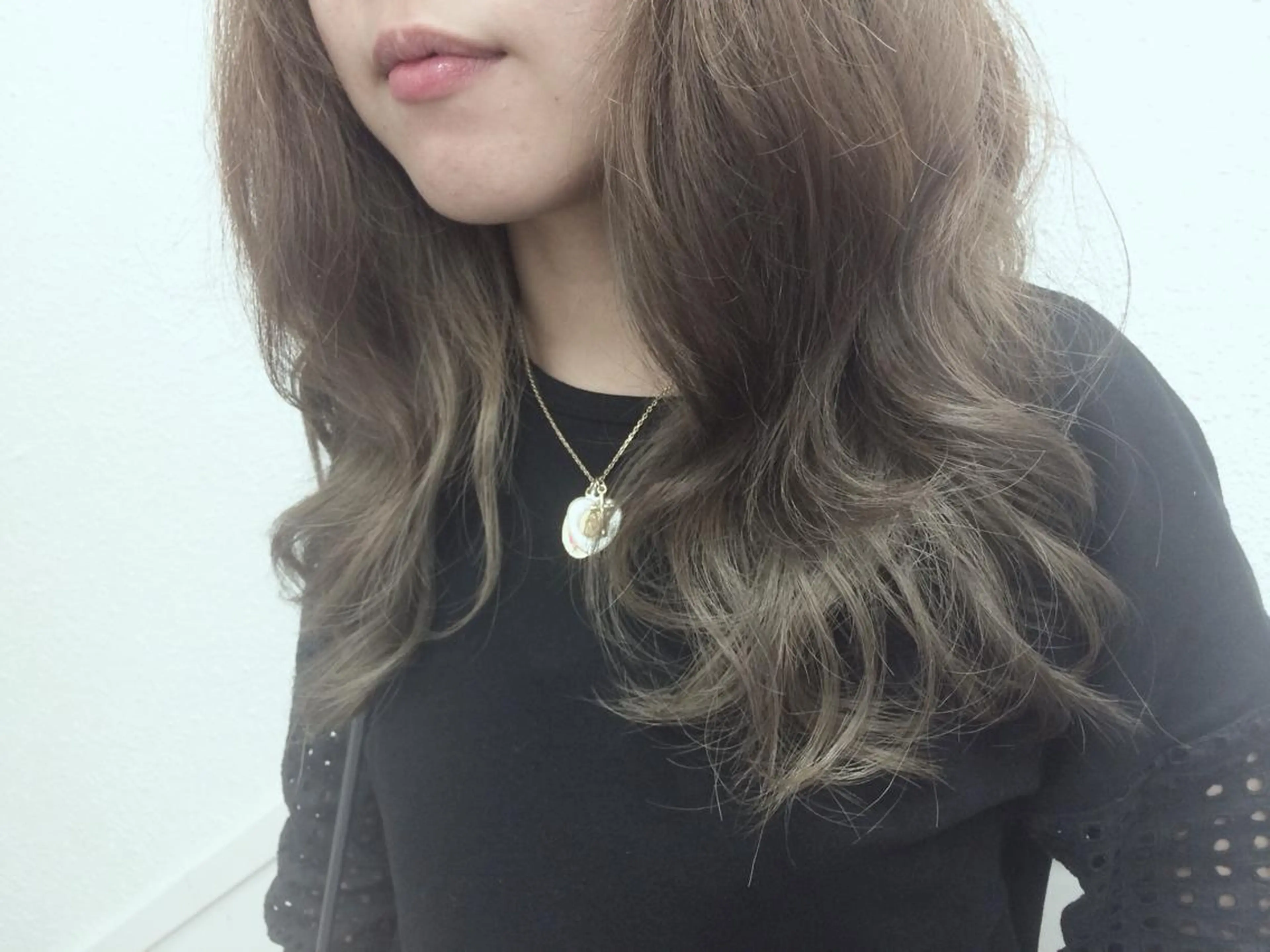 ミディアム セミロング ロング カラー グレージュ にった みずきのヘアスタイル