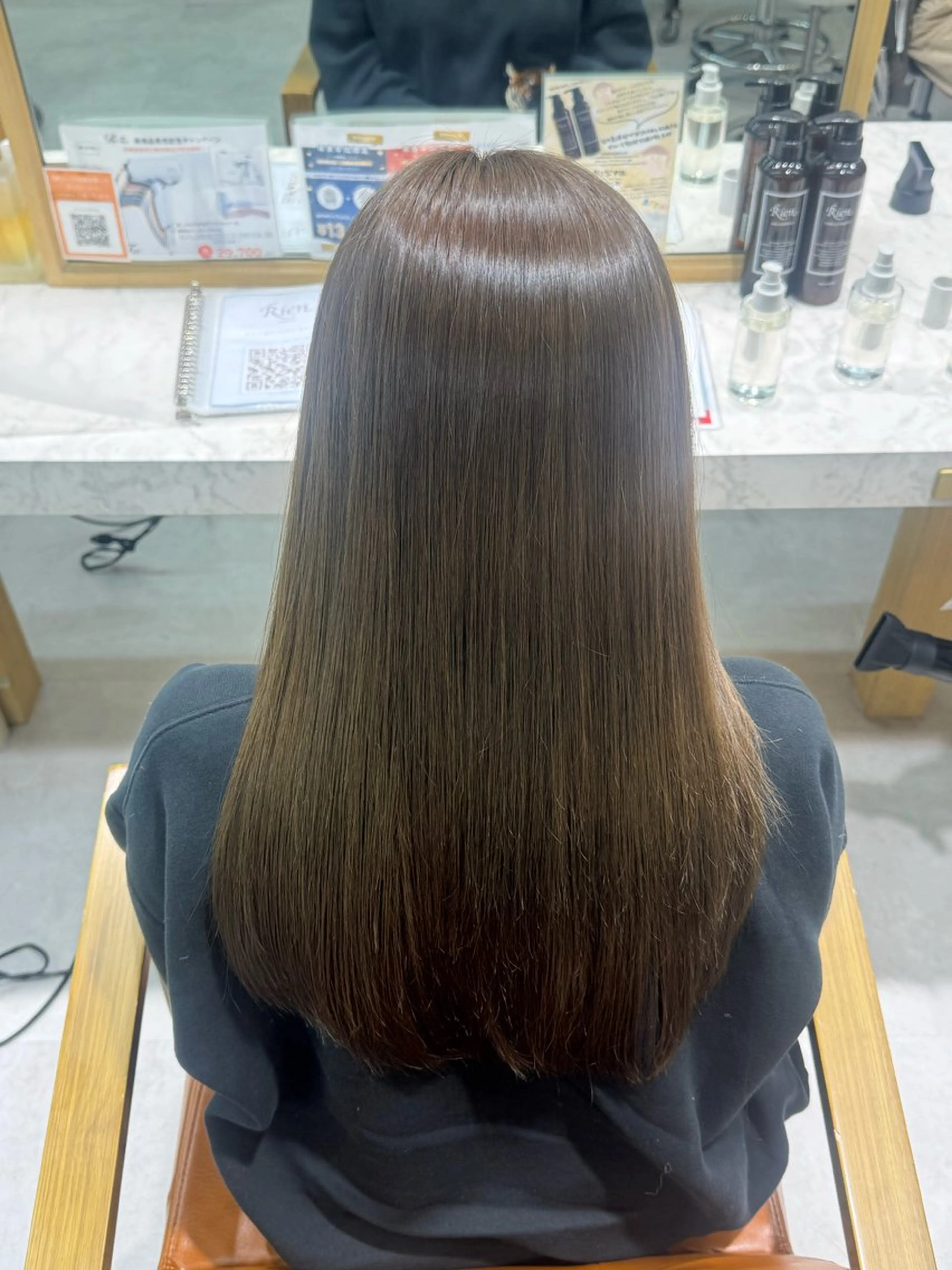 ロング ヘアカラー 野中 悠那のヘアスタイル