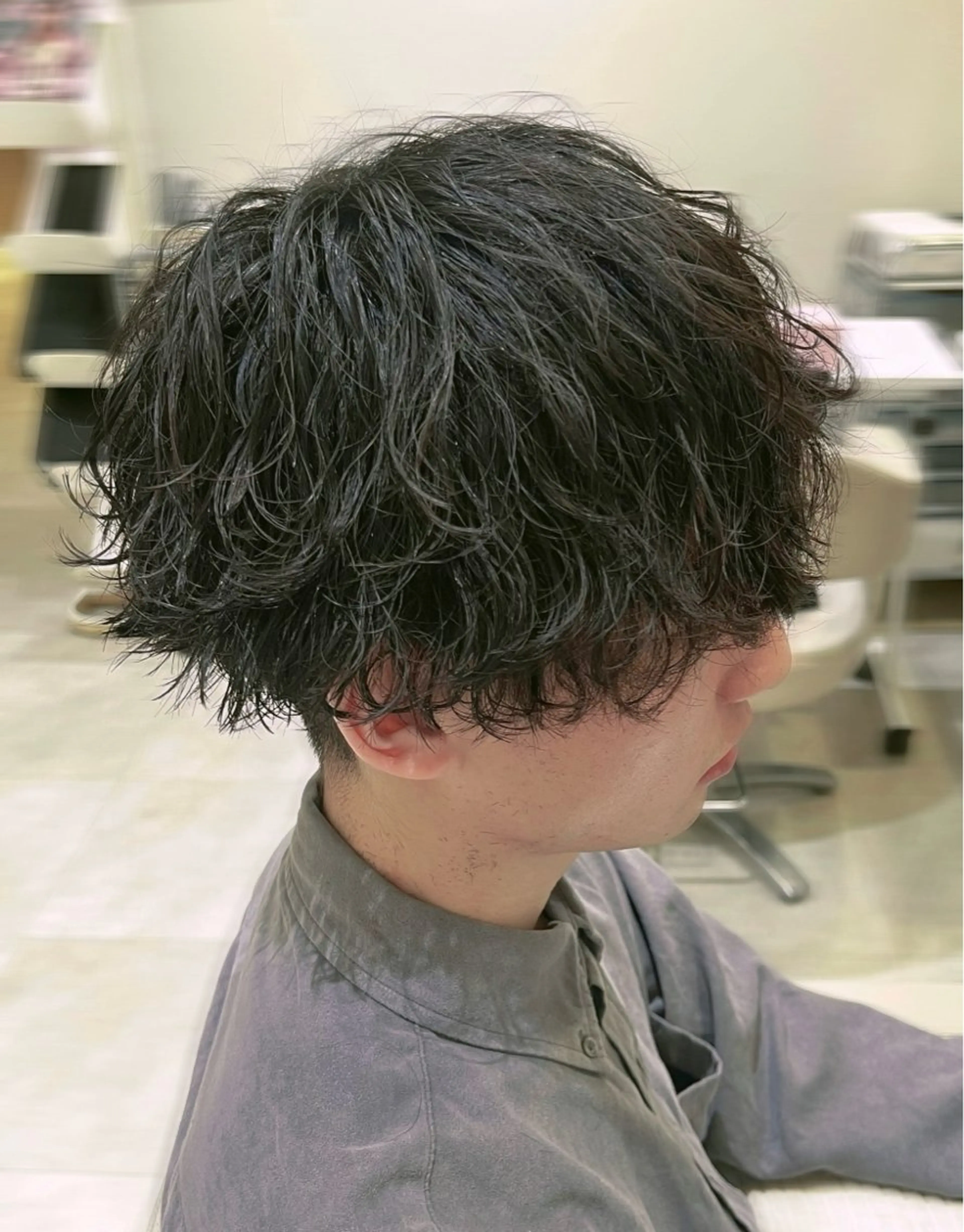 ミディアム パーマ メンズ ミディアムパーマ メンズパーマ 波巻きパーマ スパイラルパーマ メンズパーマ特化型 /京橋/栗野京弥のヘアスタイル