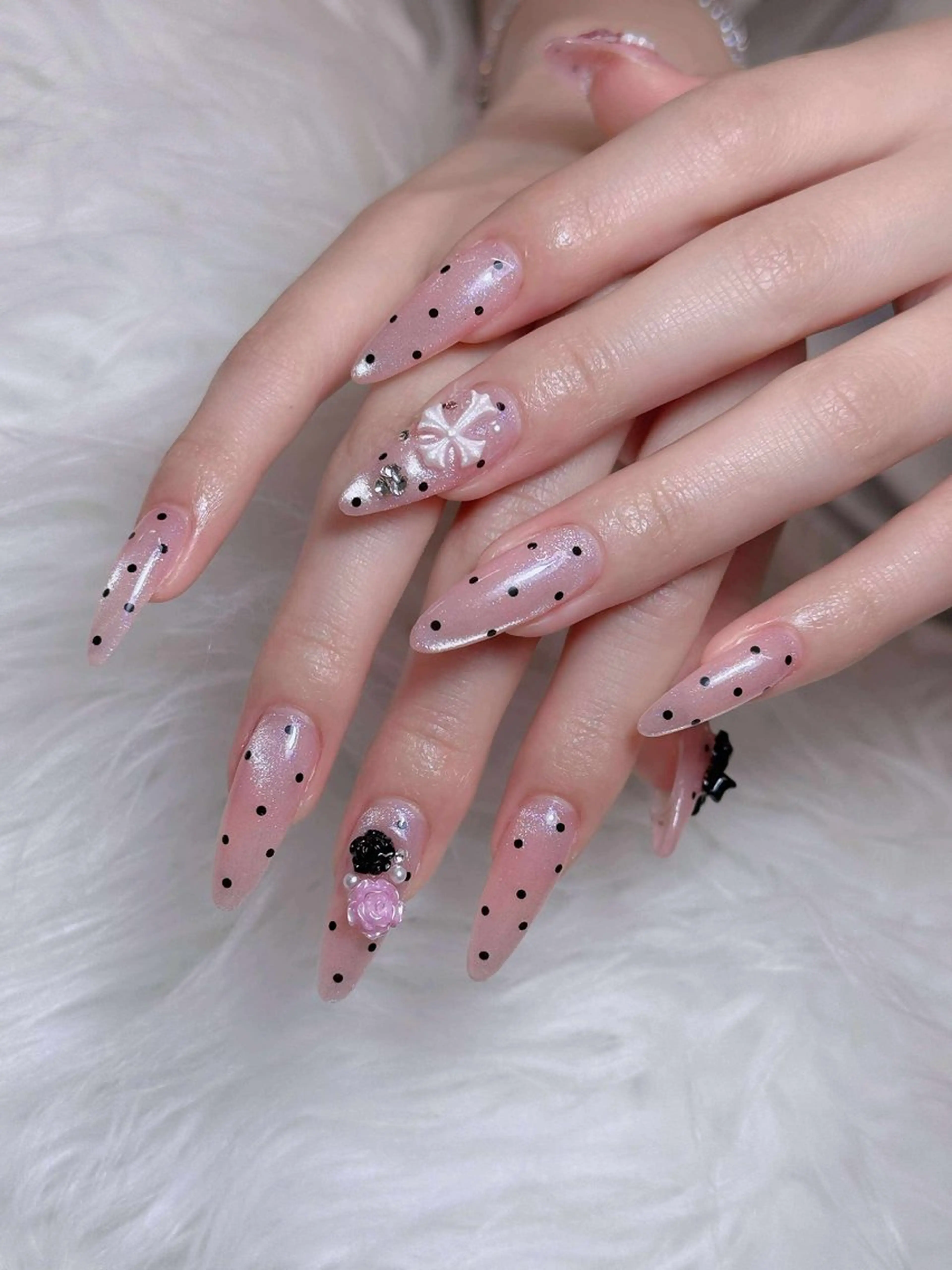 ネイル オーロラネイル チークネイル フットネイル フレンチネイル 韓国ネイル ハンドネイル Lumi Nail 新大久保3‘のネイルデザイン