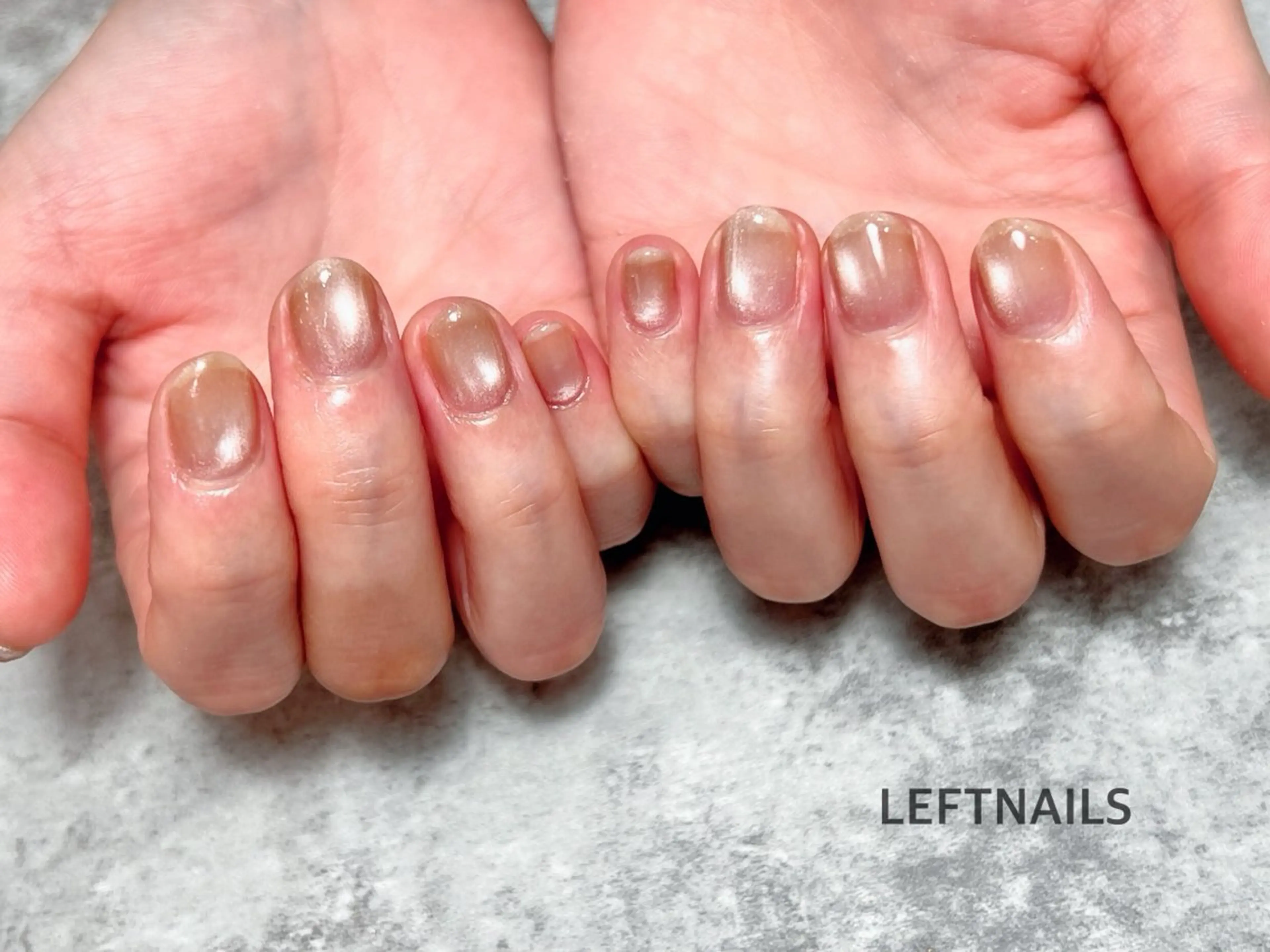 ネイル 氷ネイル・うるうるネイル マグネットネイル ハンドネイル LEFTNAILS フィルインニュアンスのネイルデザイン