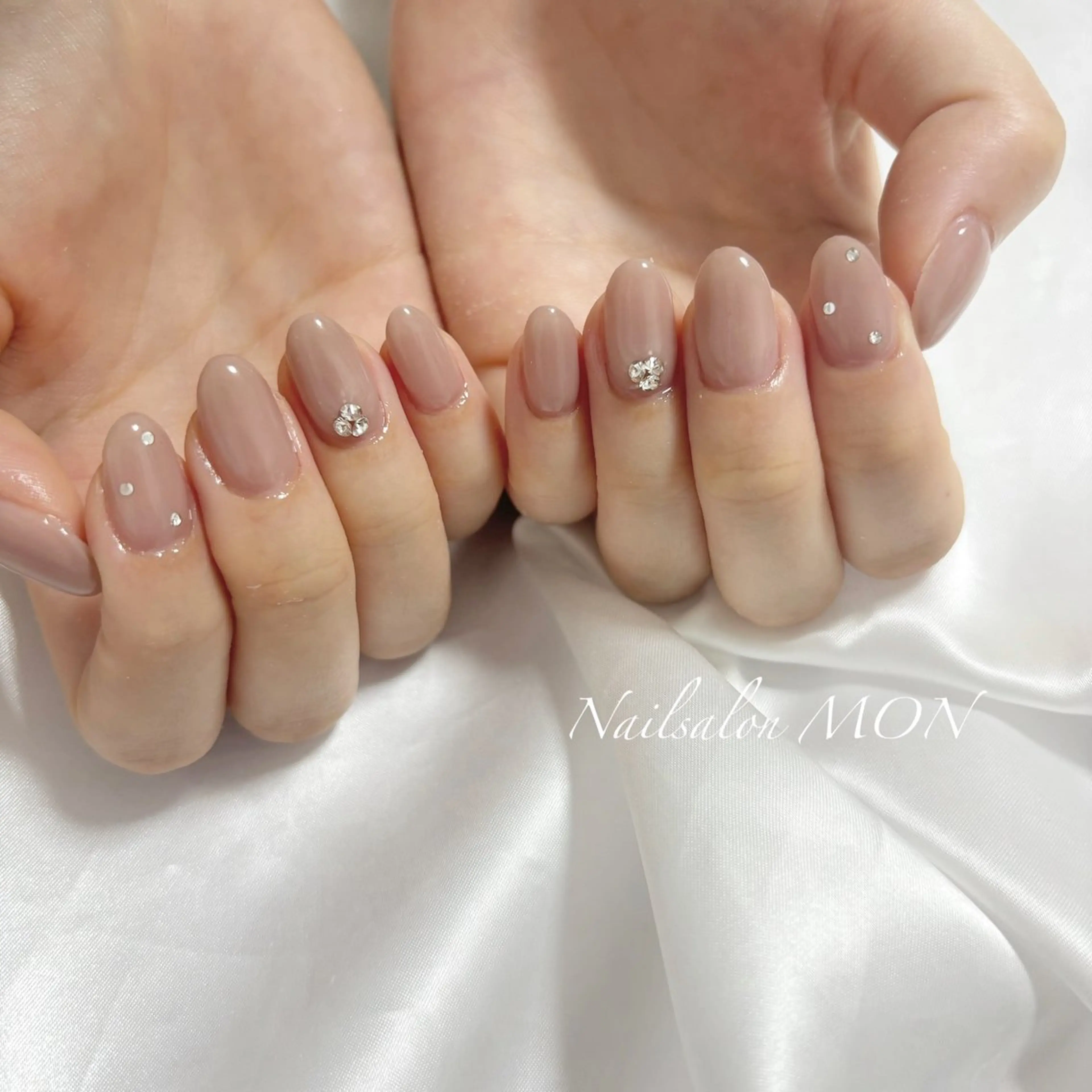 ネイル ジェルネイル ストーンネイル ハンドネイル Nailsalon MONのネイルデザイン