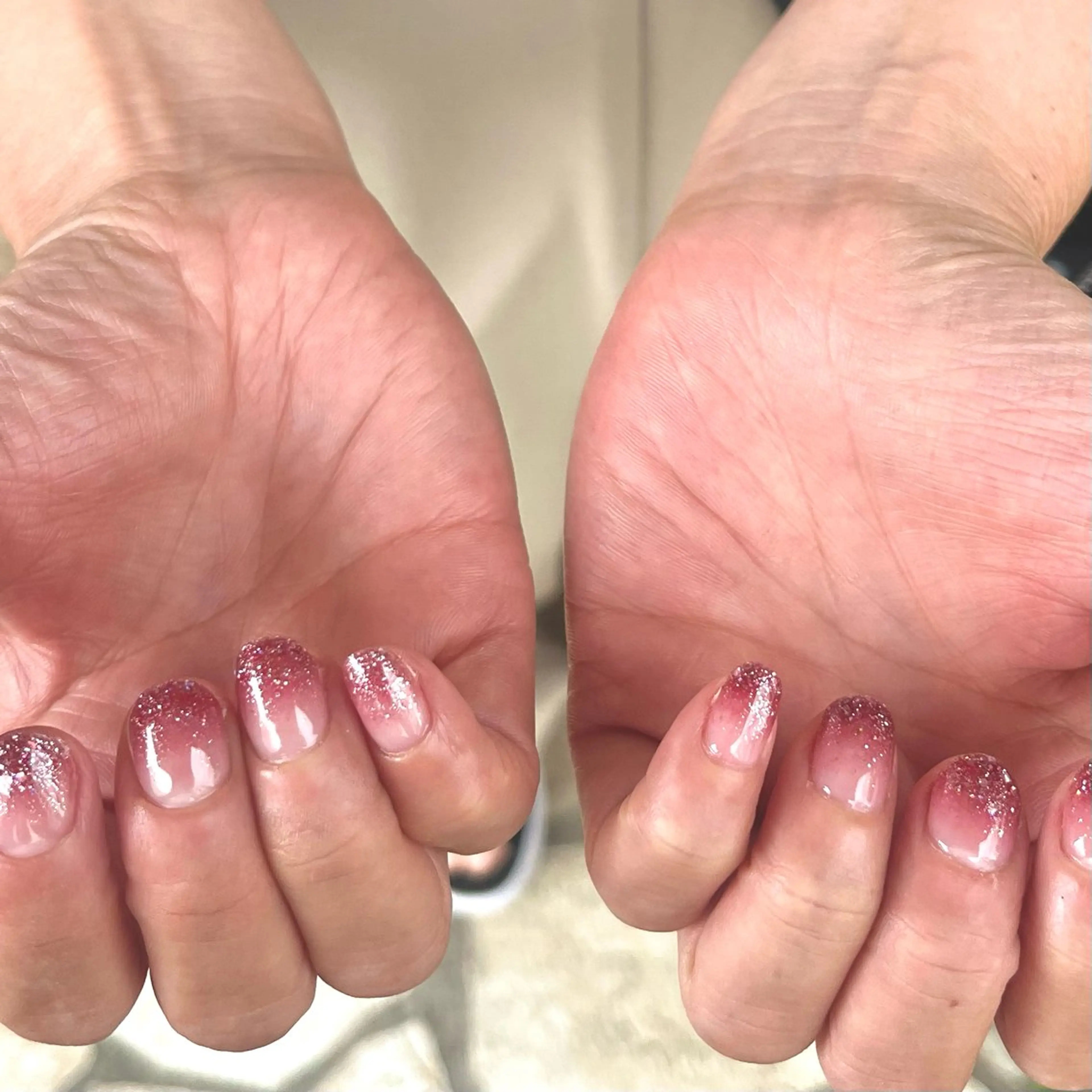 ネイル グラデーション ラメ(グリッター) ラメグラデーション 坂口 莉愛のネイルデザイン