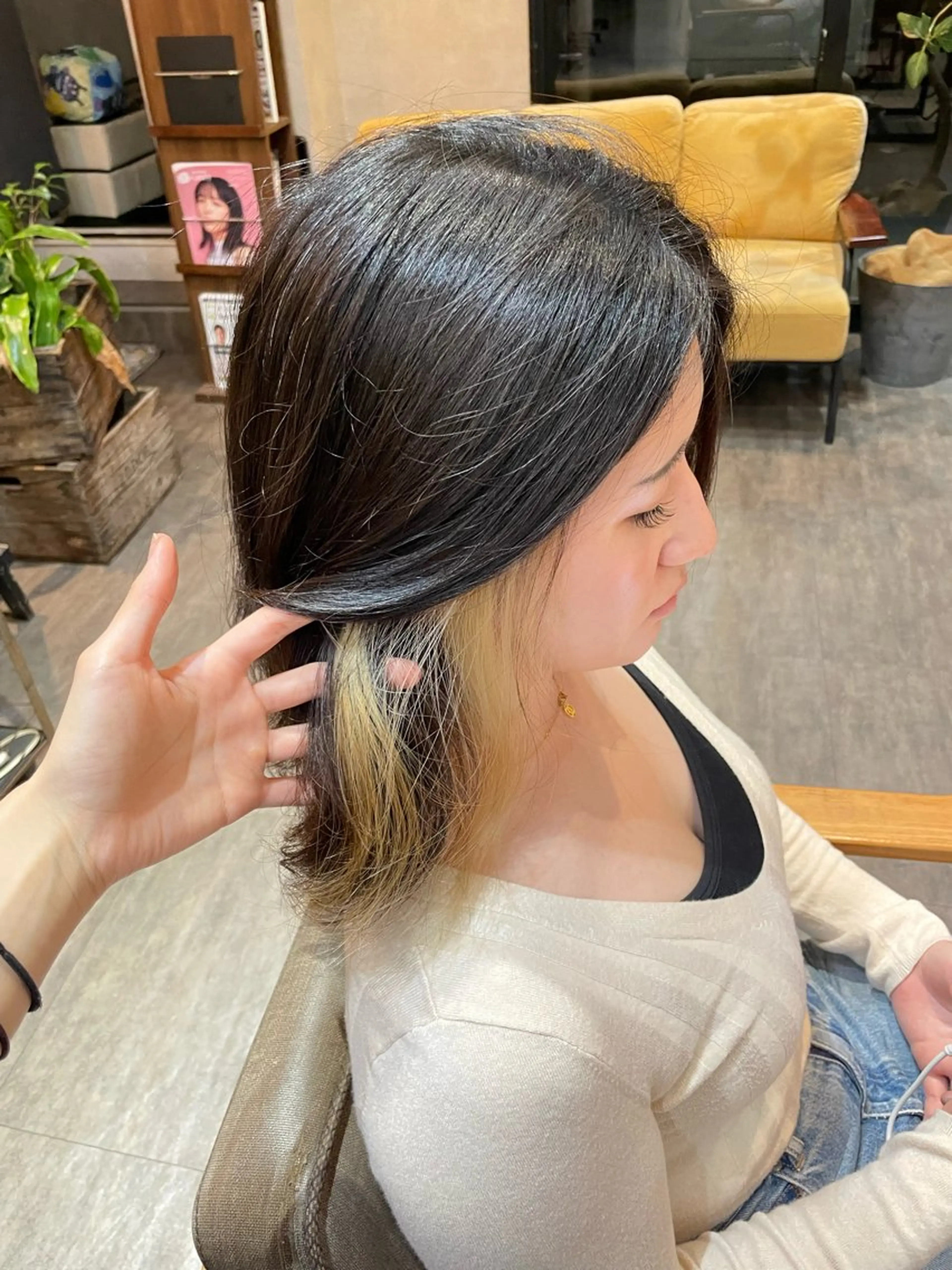 ミディアム 暗髪カラー/艶カラー /ヘアセットのヘアスタイル