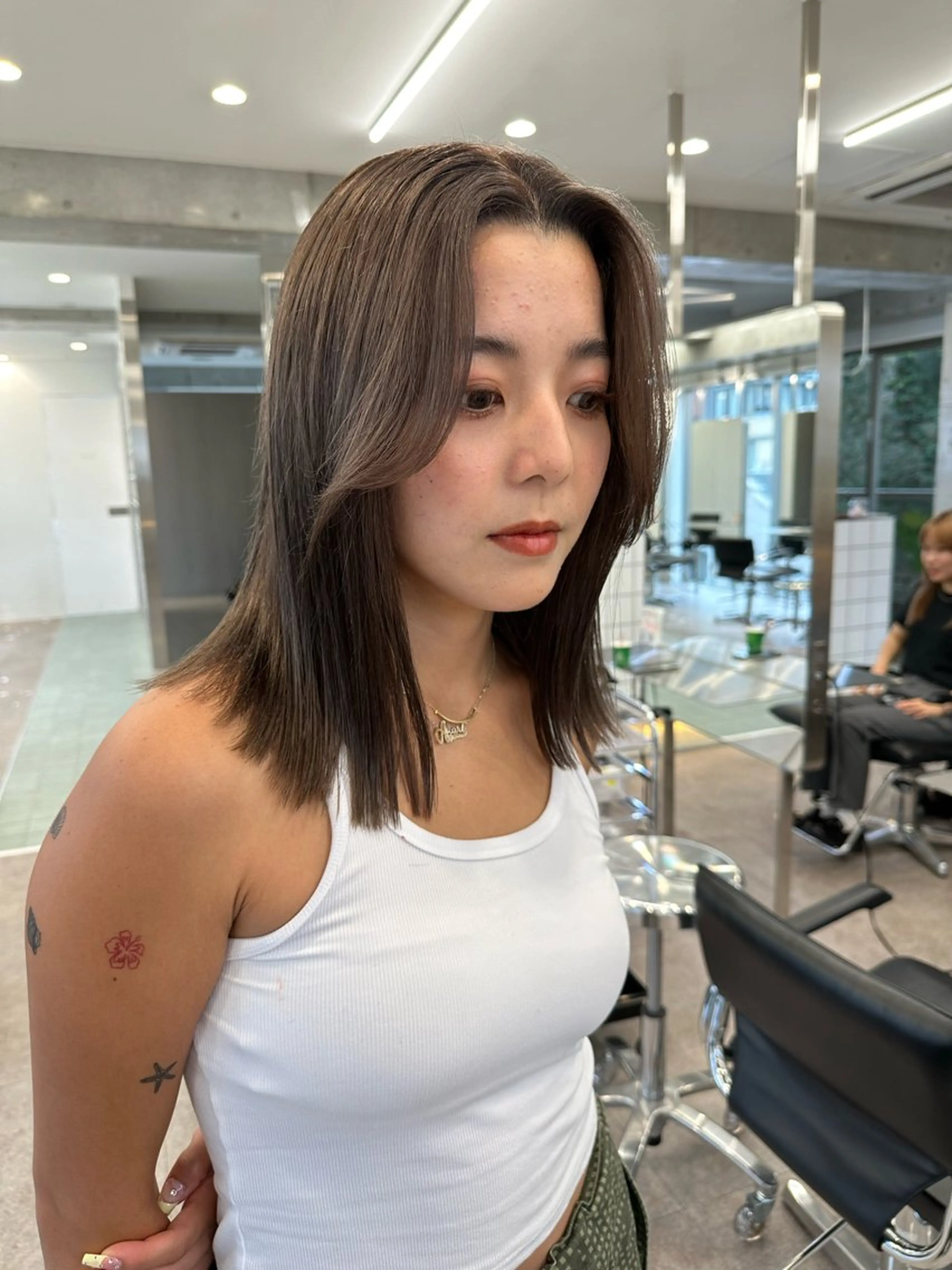 ミディアム cinq   PROJECT所属・ミルクティーベージュ /ボブ/あげは🎀のヘアスタイル