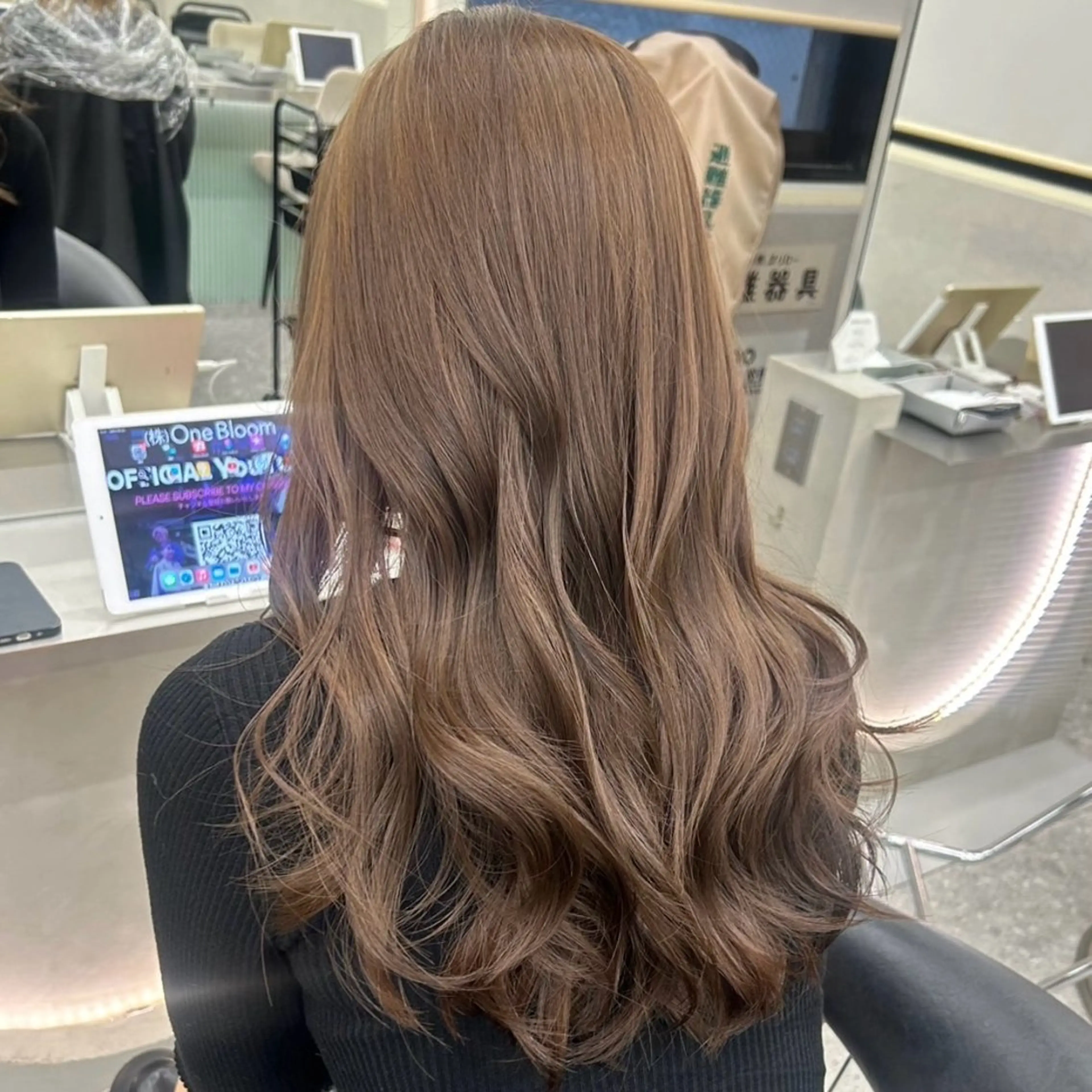 ロング カラー 透明感カラー レイヤーカット トリートメント カット トリートメント 🎀𝑆𝐴𝑅𝐴 /レイヤーカット🎀のヘアスタイル