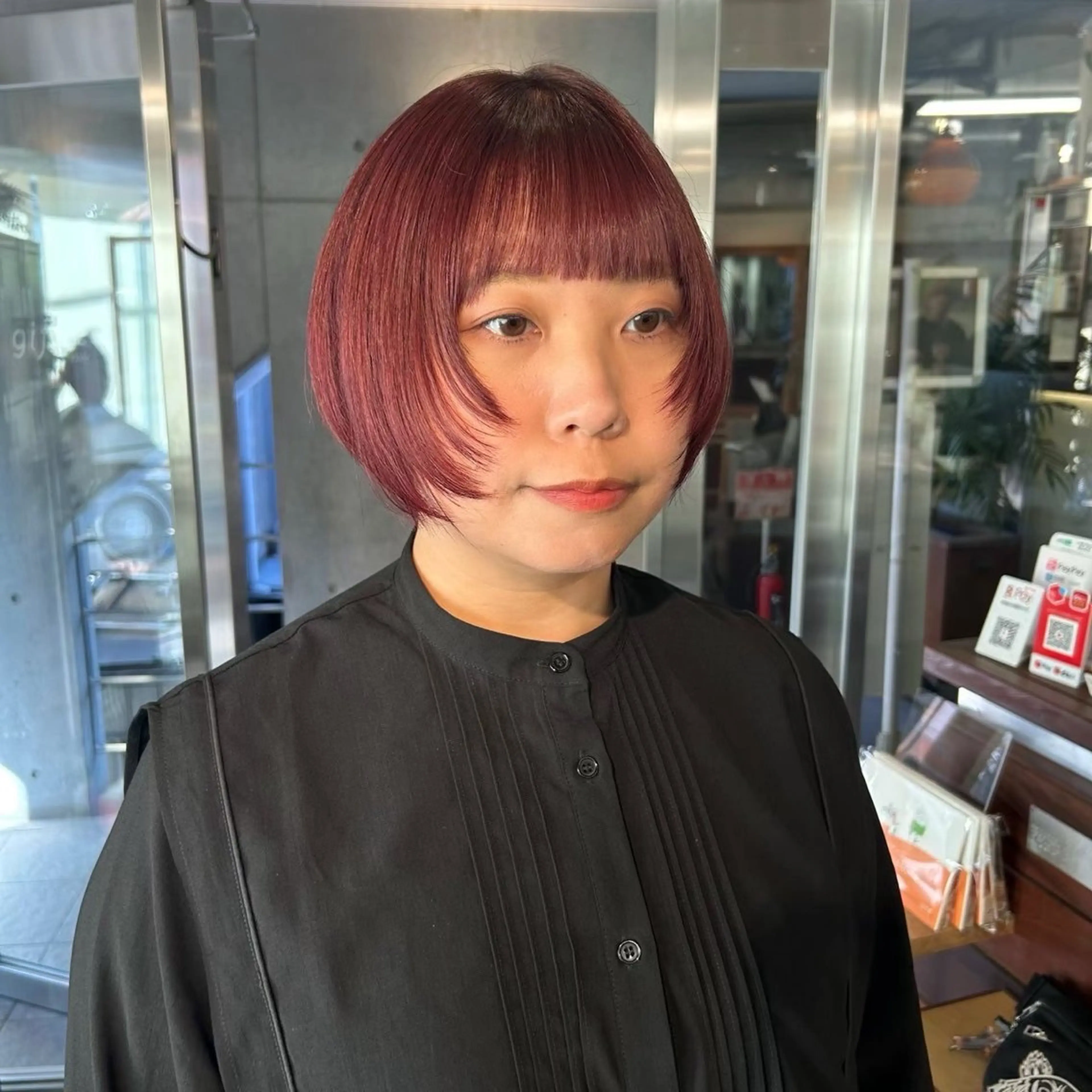 ショート 顔まわりレイヤー 顔周りカット レイヤーカット ショートヘア 土田かほ/本日🈳 透明感カラー🍃のヘアスタイル