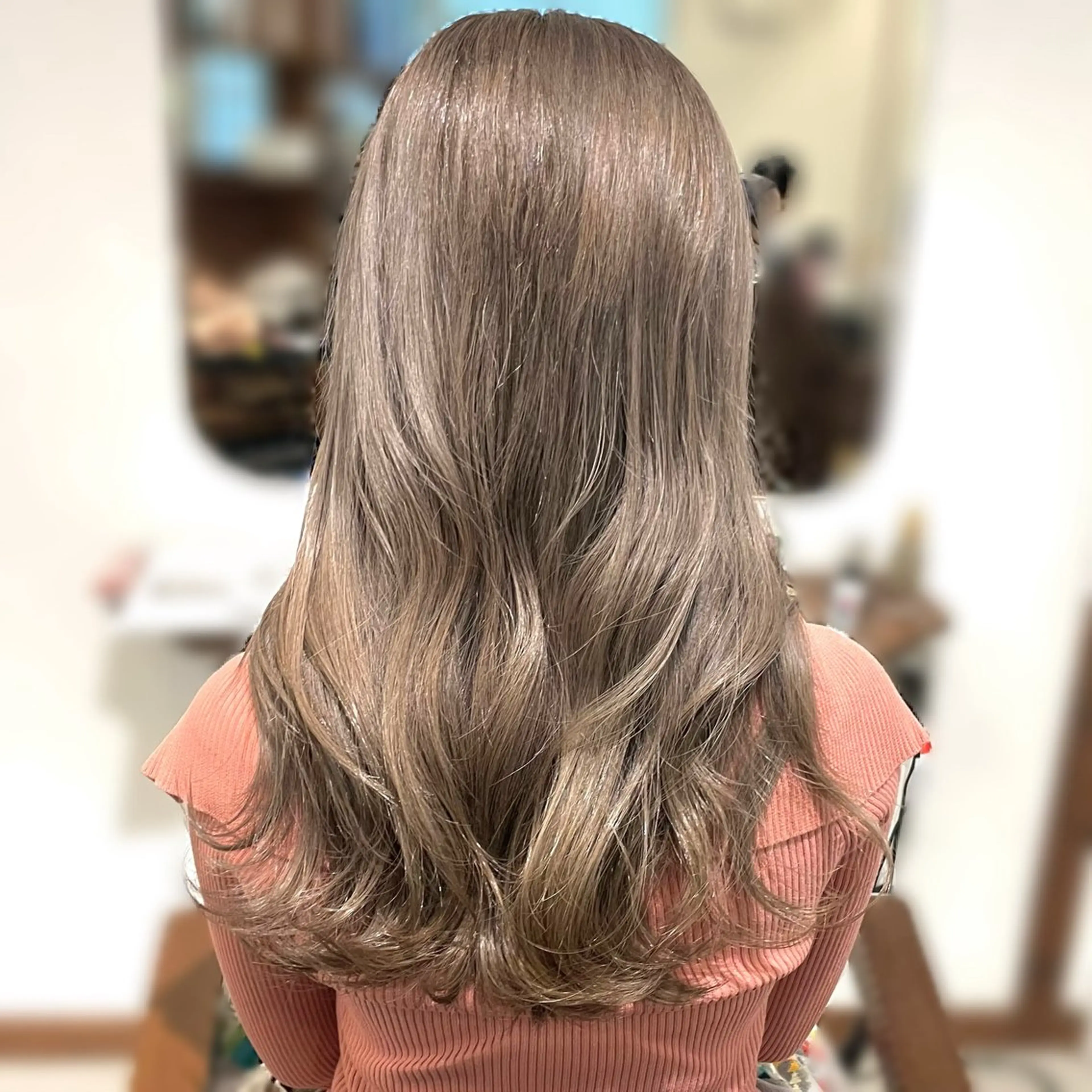 ロング 坂本 璃里杏のヘアスタイル