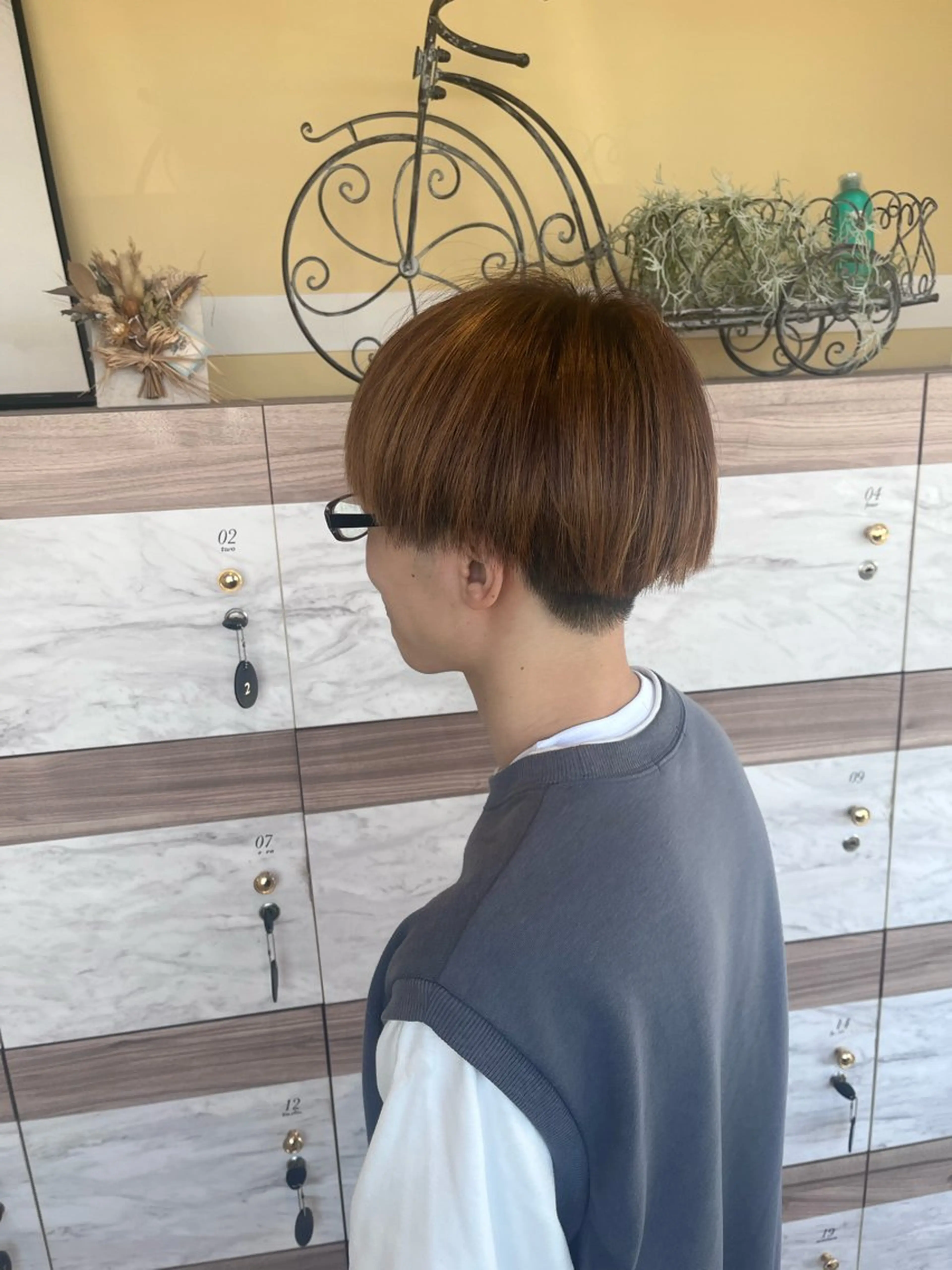 カラー 井上 優那のヘアスタイル