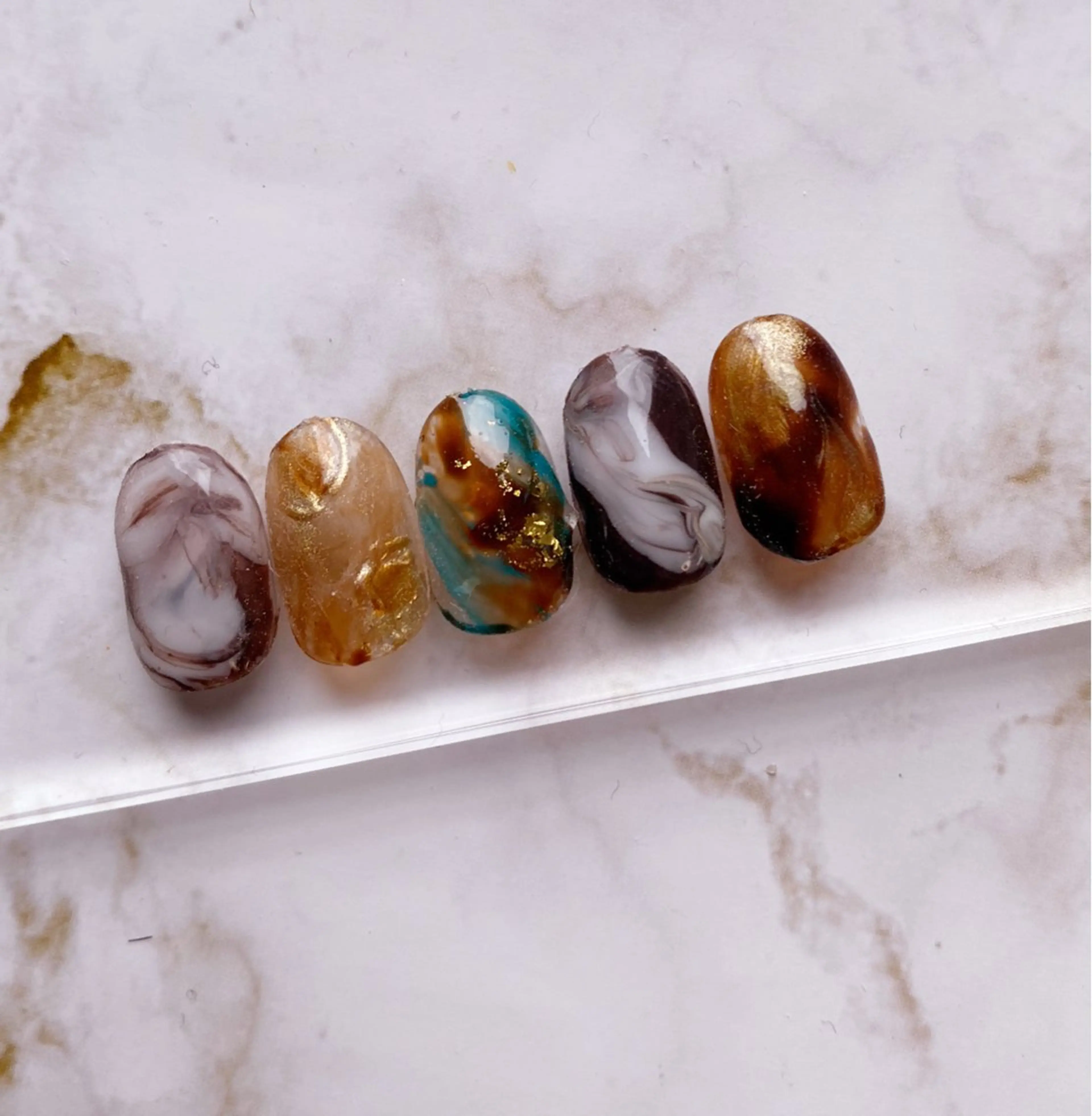 ネイル べっ甲ネイル ニュアンスネイル ハンドネイル ハンドケア ネイル＆脱毛 Lotus🌸のネイルデザイン