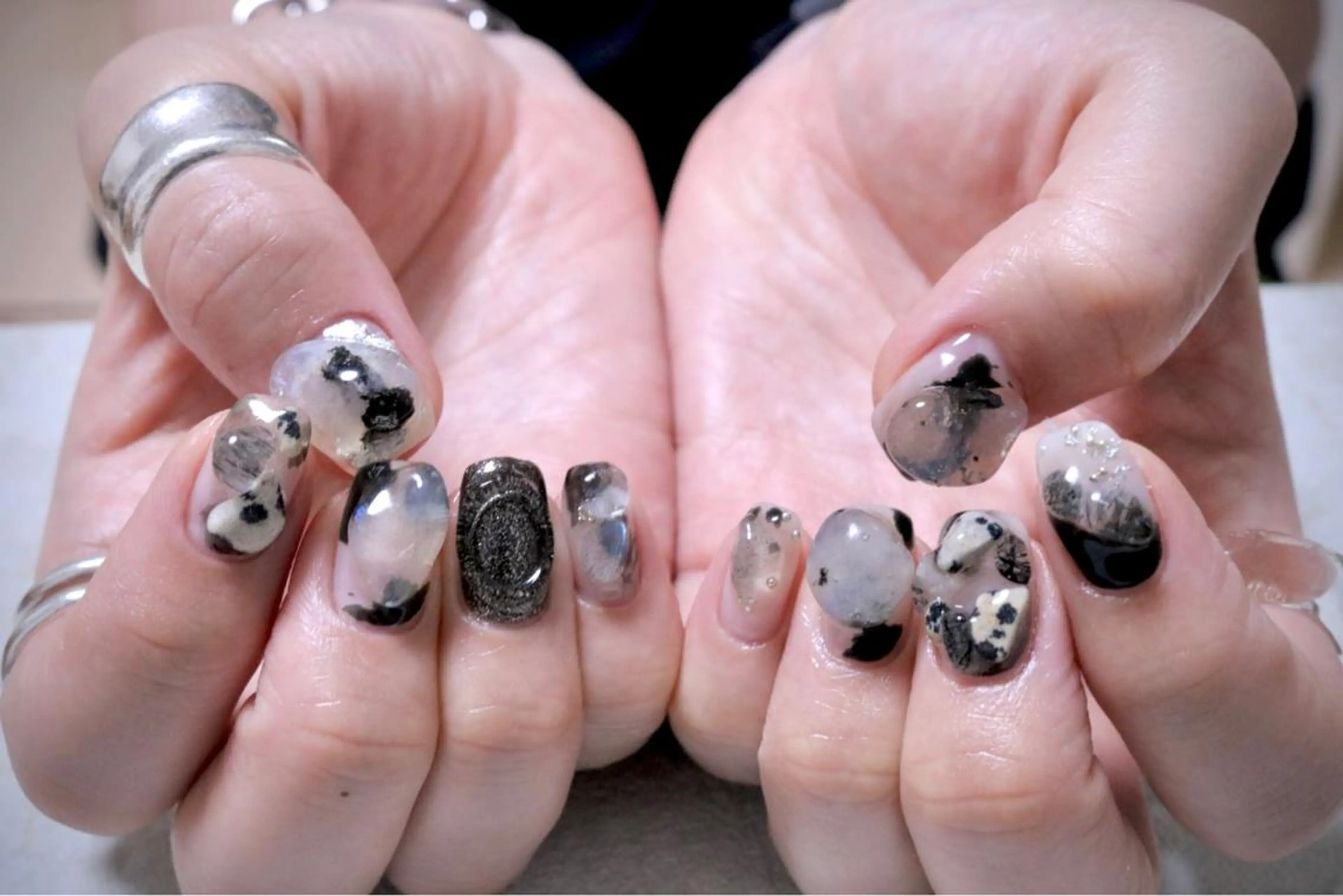 ネイル オーロラネイル カジュアル フラッシュネイル ジェルネイル ラメ(グリッター) ハンドネイル MH Nailのネイルデザイン