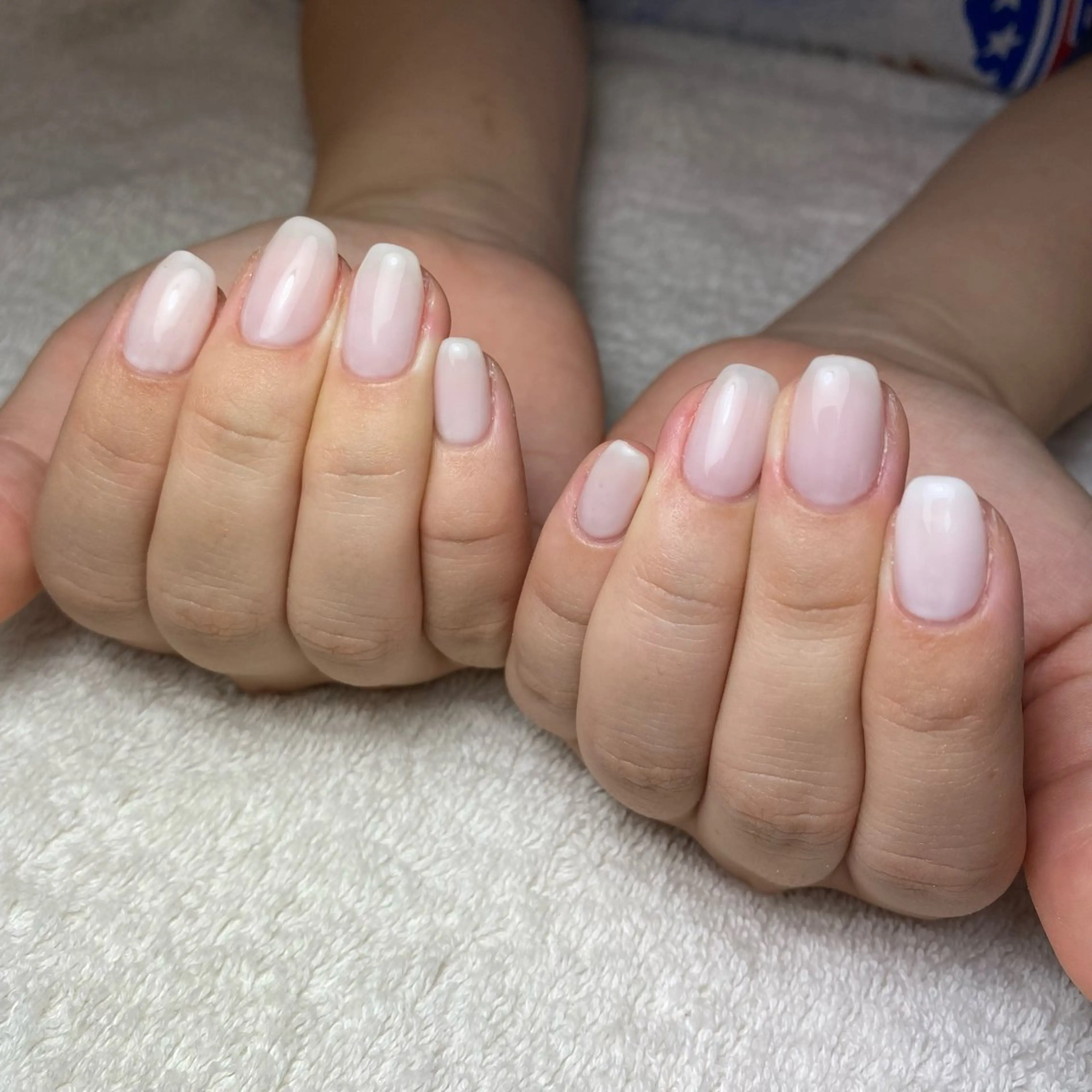 ネイル フレンチネイル ワンカラーネイル ホワイト ハンドネイル COCO+所属・COCO +のエステ・リラクイメージ