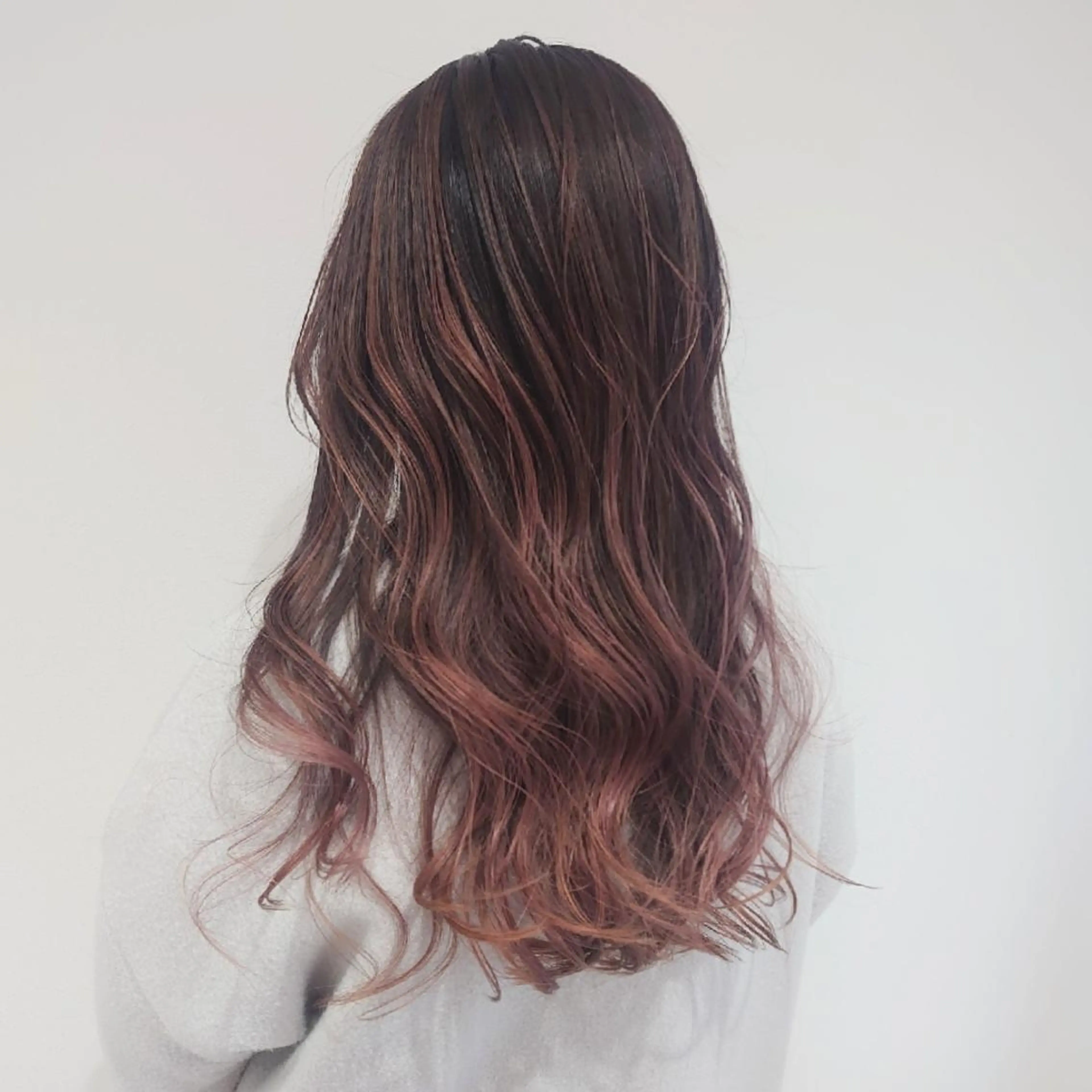 ロング カラー カット ヘアカラー E Komo hair所属・Wow❕E Komo hair 永井一輝のヘアスタイル