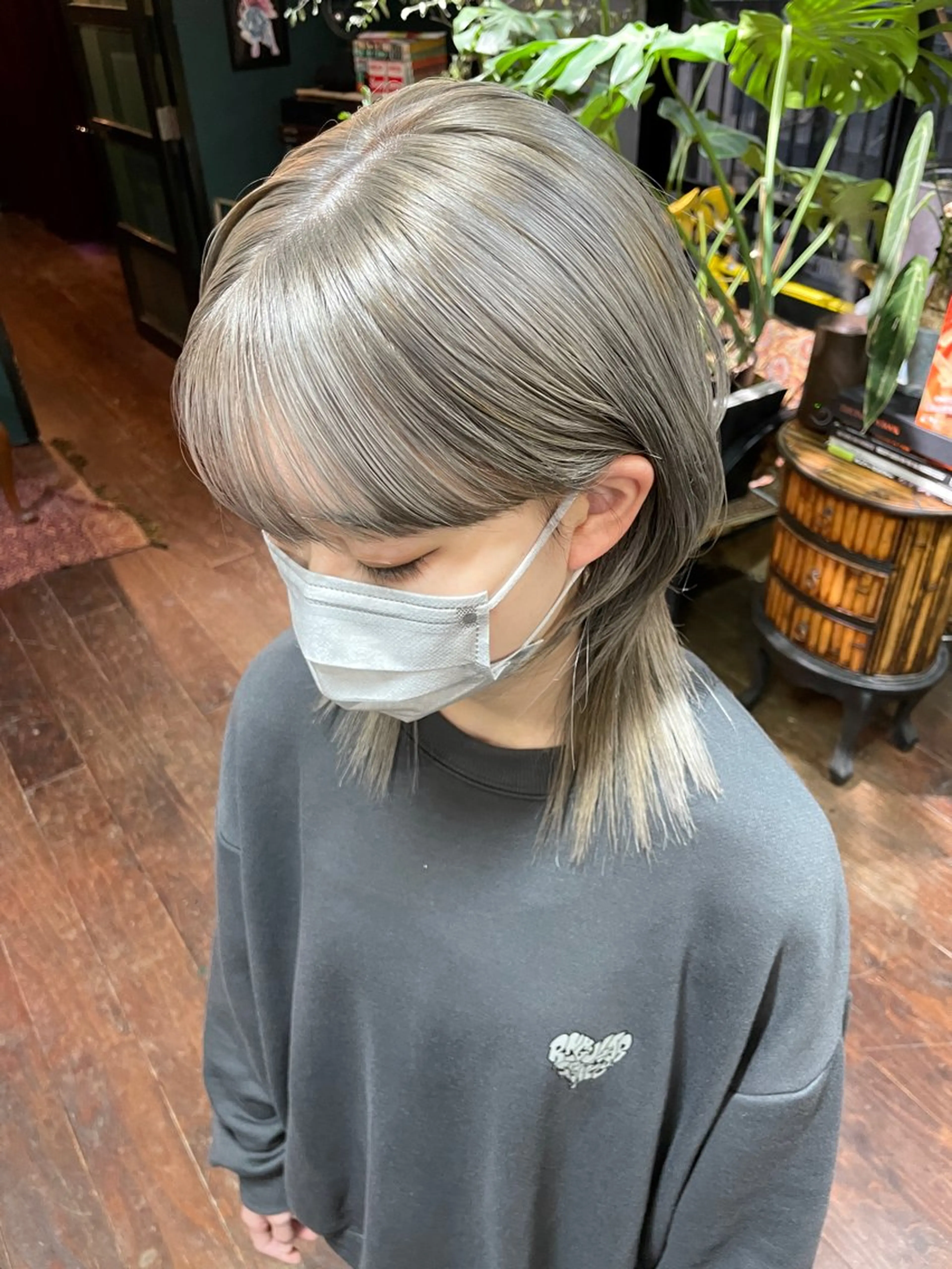 ミディアム ウルフカット カット ヘアカラー トリートメント vivre libre所属・vivre libreのヘアスタイル