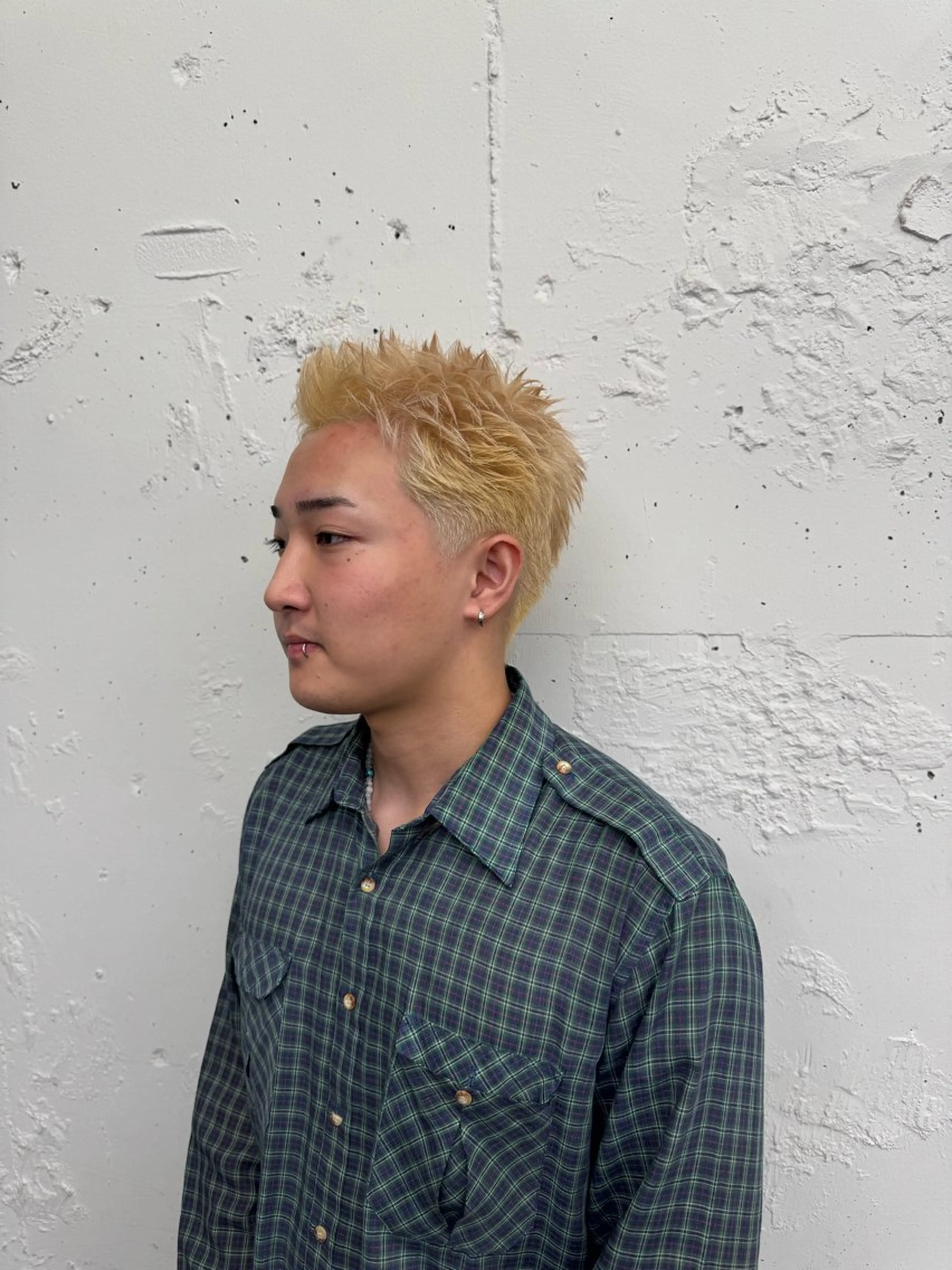 ショート カラー メンズ メンズブリーチ スパイキーショート 刈り上げ ブリーチ 抜きっぱなしブロンド カット ヘアカラー トリートメント 💈メンズ特化💈 TASUKUのヘアスタイル