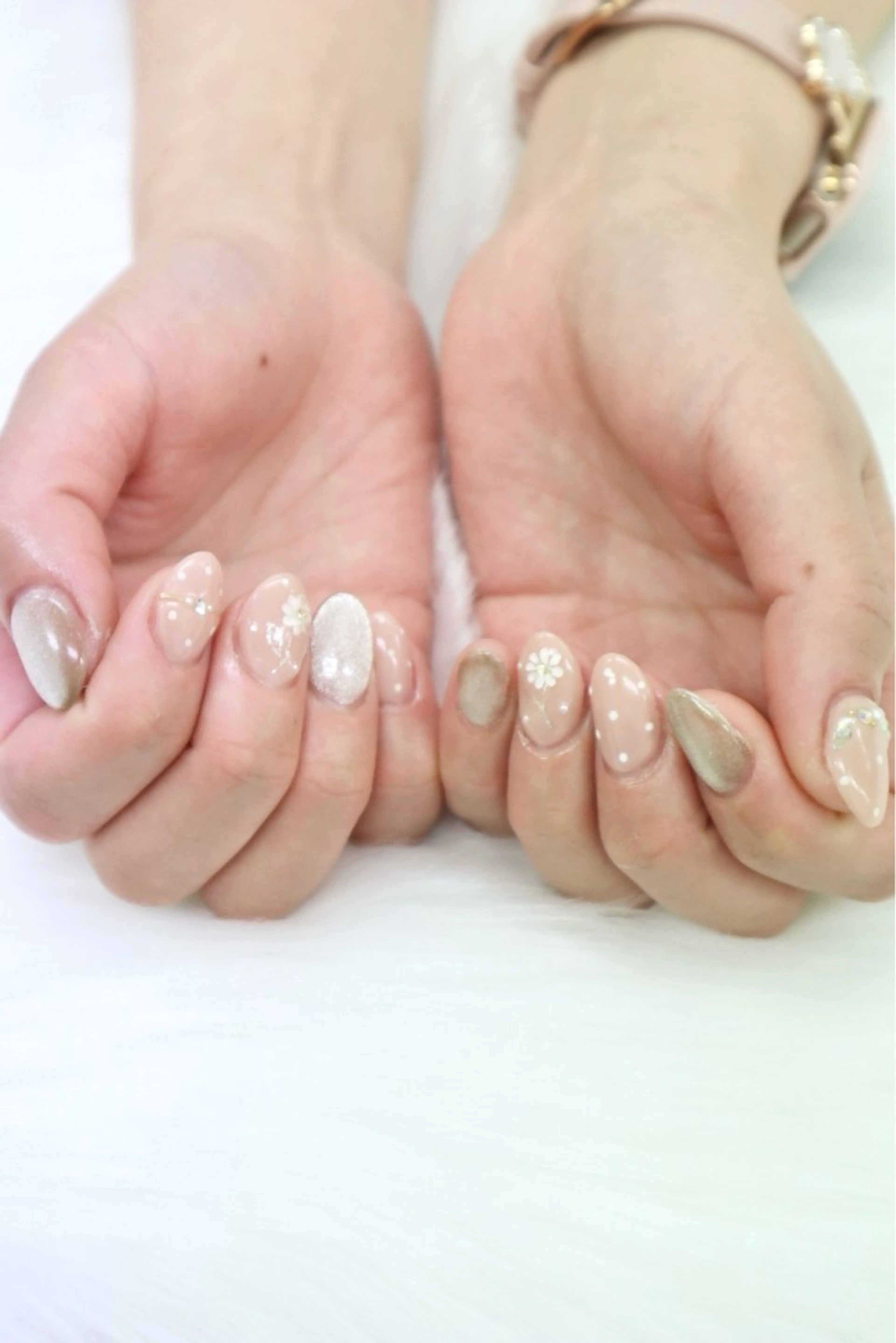 ネイル ハンドネイル カラーズビューティサロン所属・石井 桃子のネイルデザイン