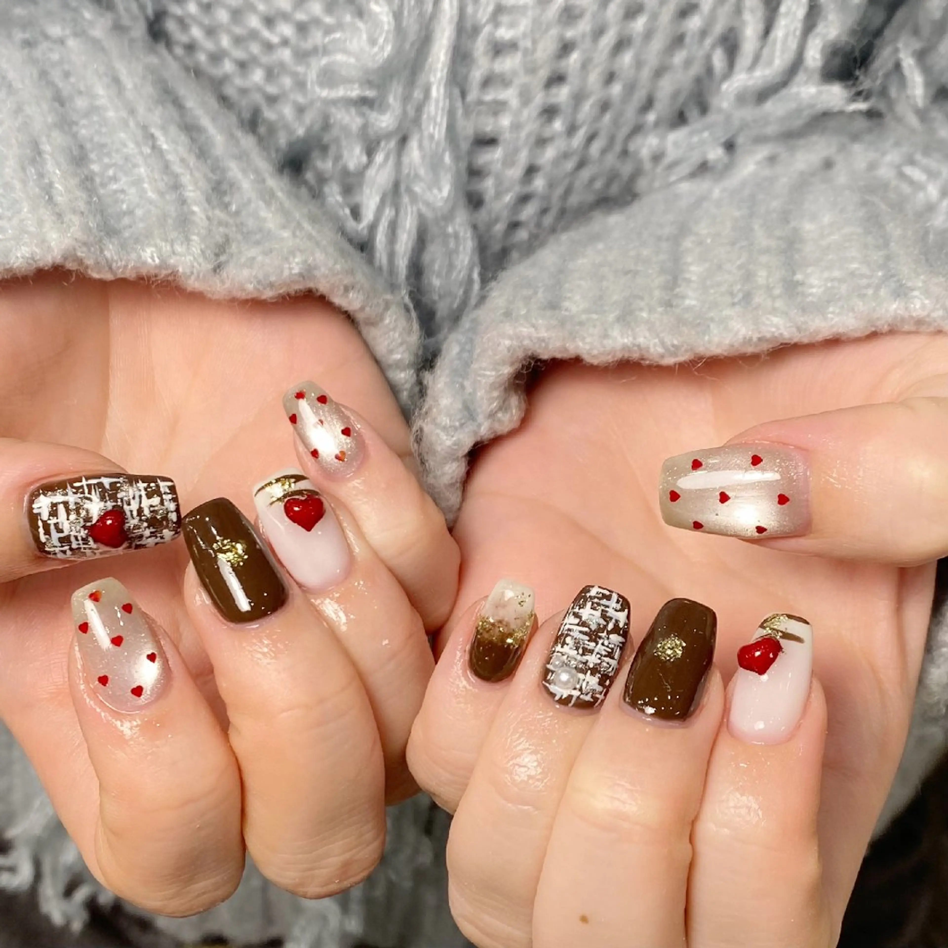 ネイル チークネイル フレンチネイル ジェルネイル ガーリー キラキラネイル ハンドネイル UM Nail Salonのネイルデザイン