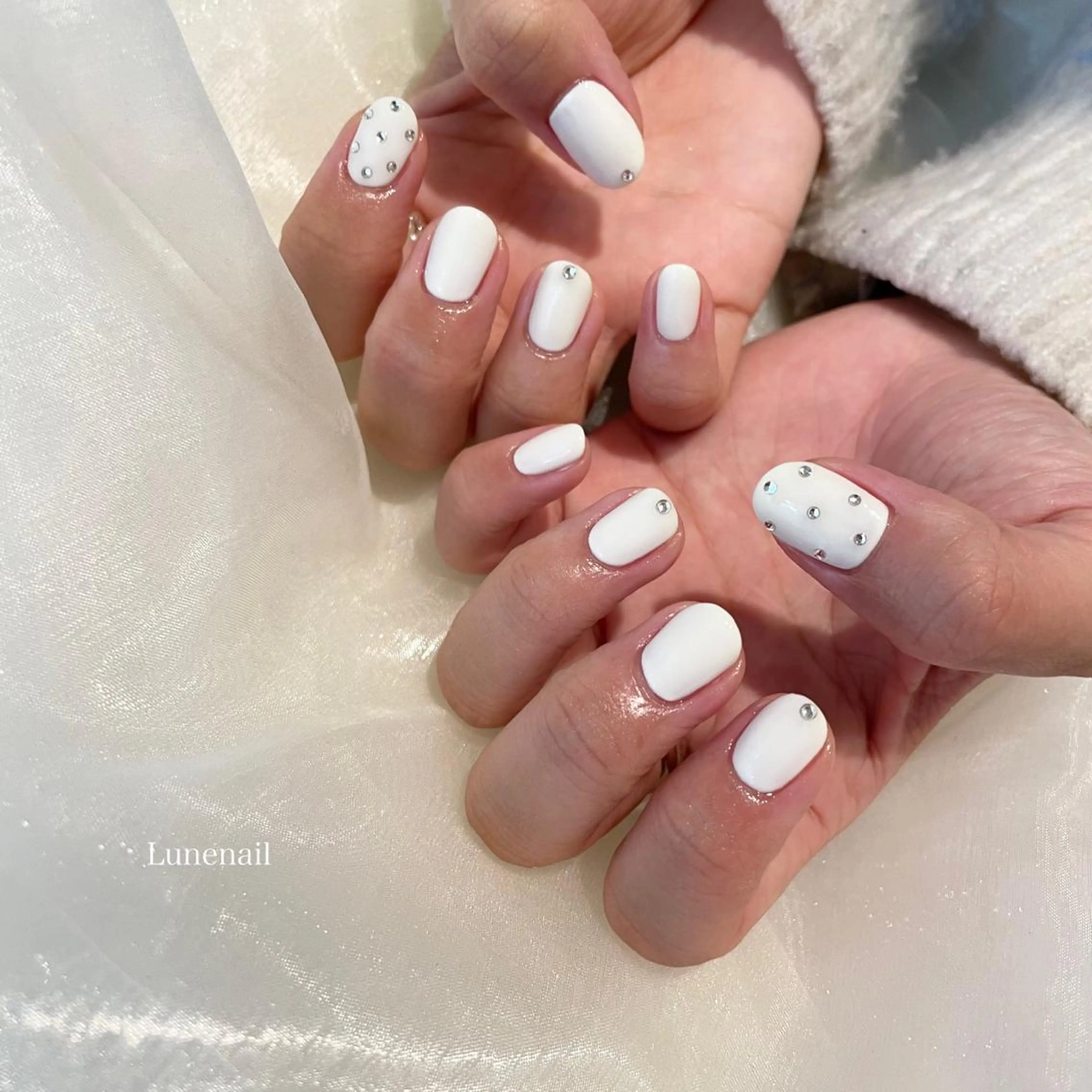 ネイル ストーンネイル ハンドネイル Lunenail所属・Lune nailのネイルデザイン